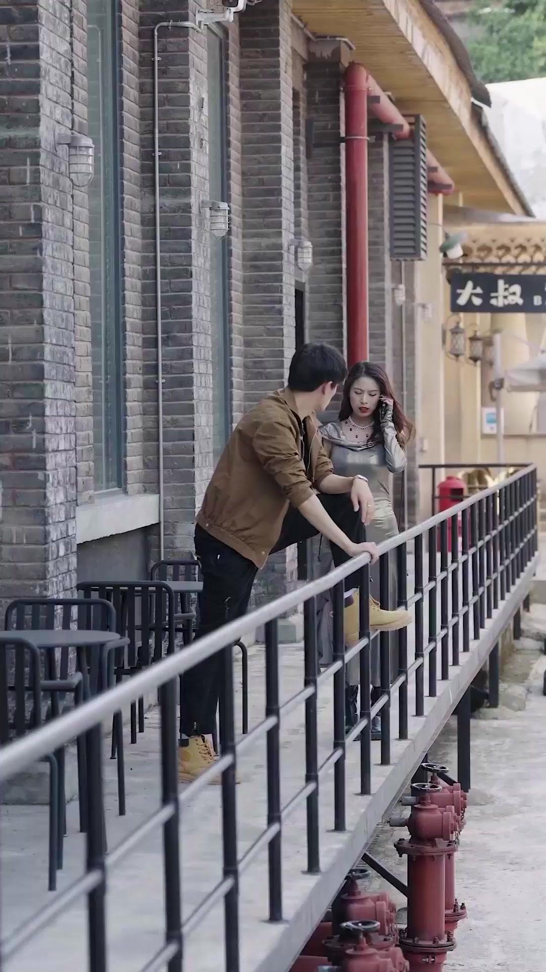 捨てた夫が獄尊？！前妻の大悔悟