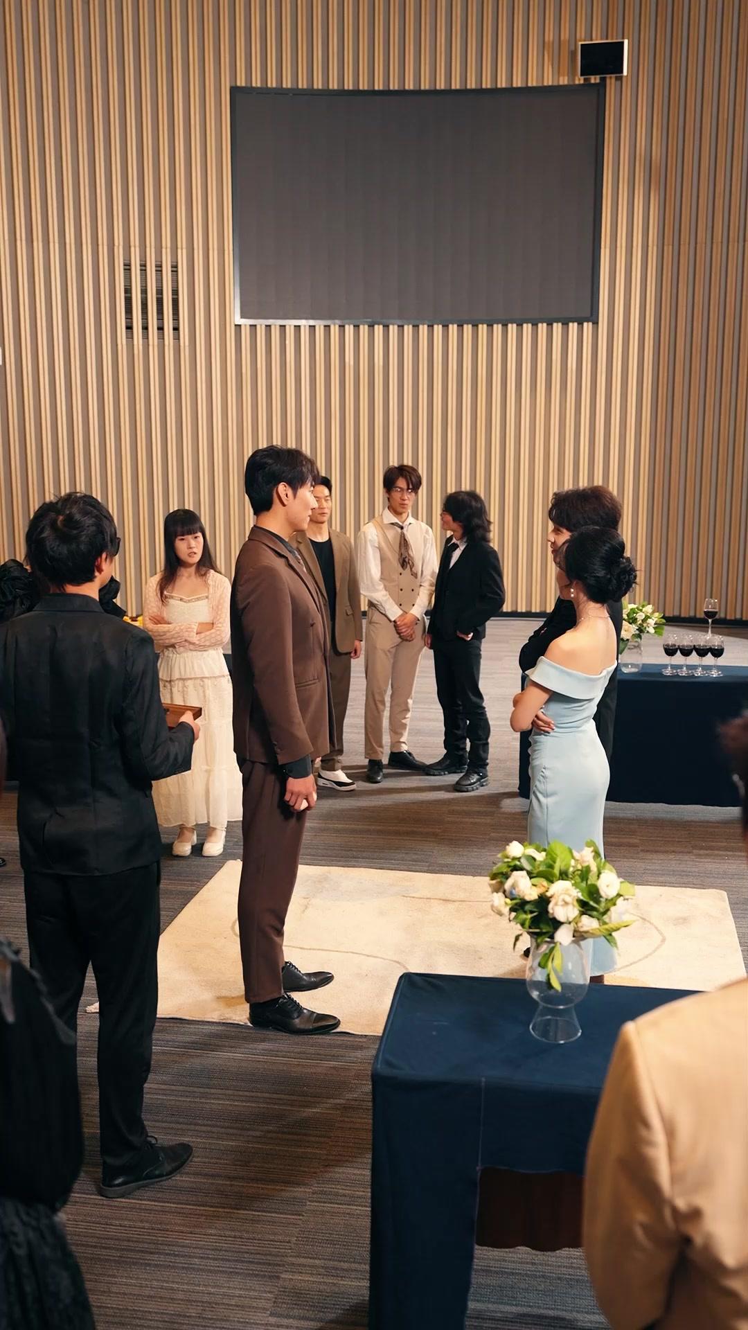 Primadona dan Pengawalnya