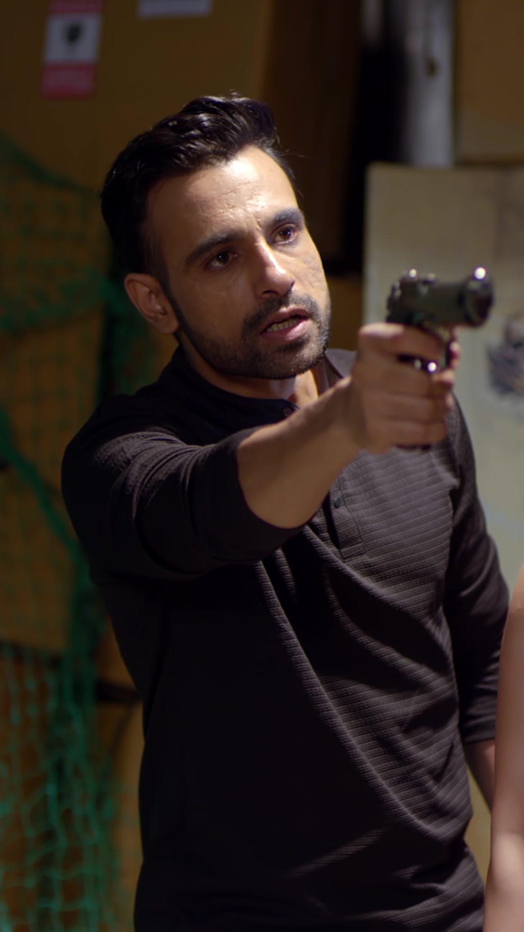 Poor Guests? Wrong Billionaires.