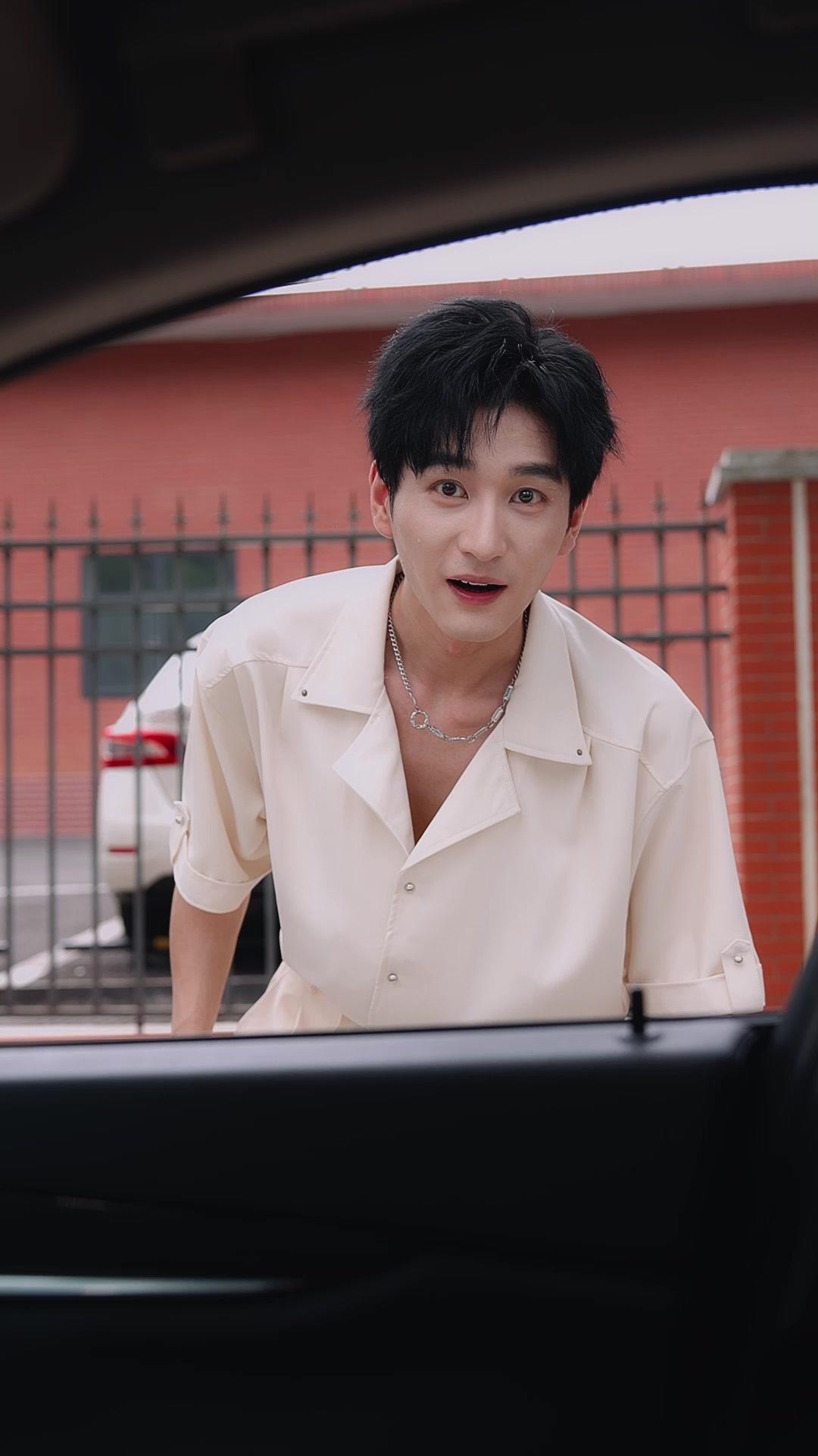 Cinta Pertama Tiga Dewi