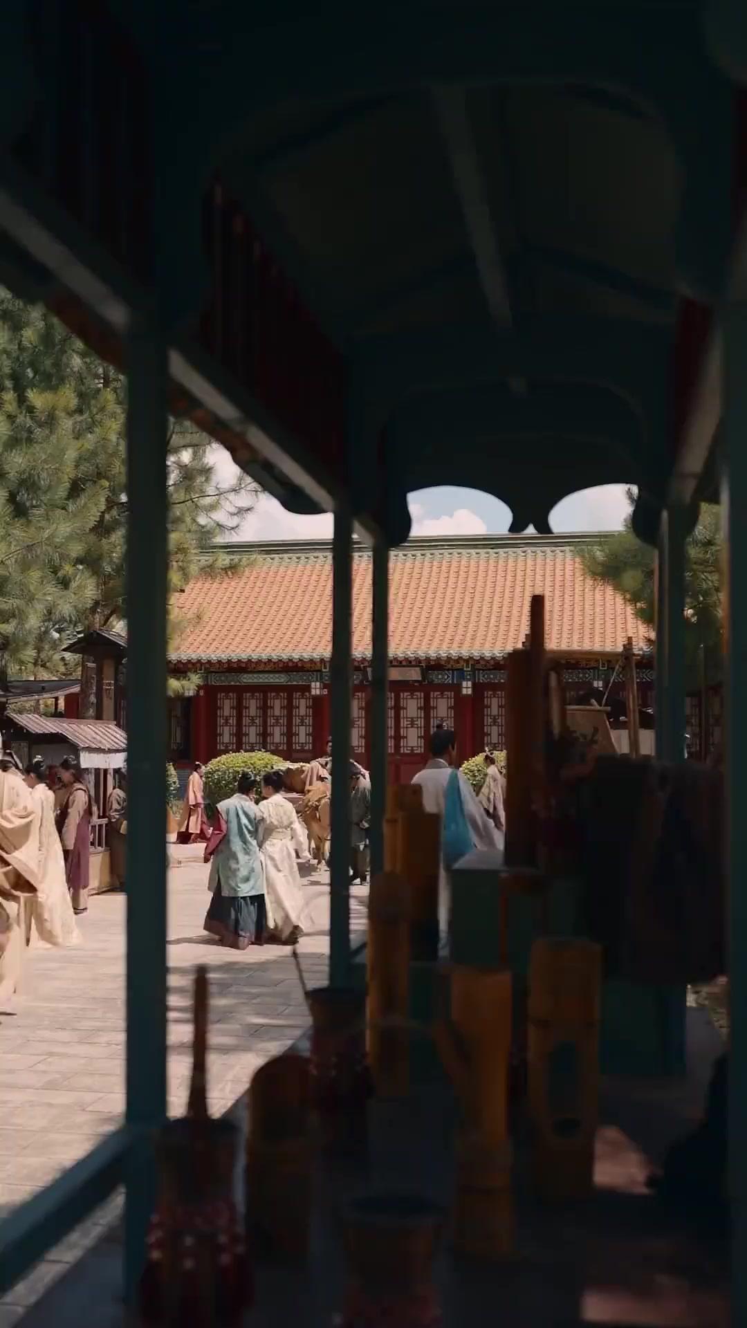 황제의 이름으로