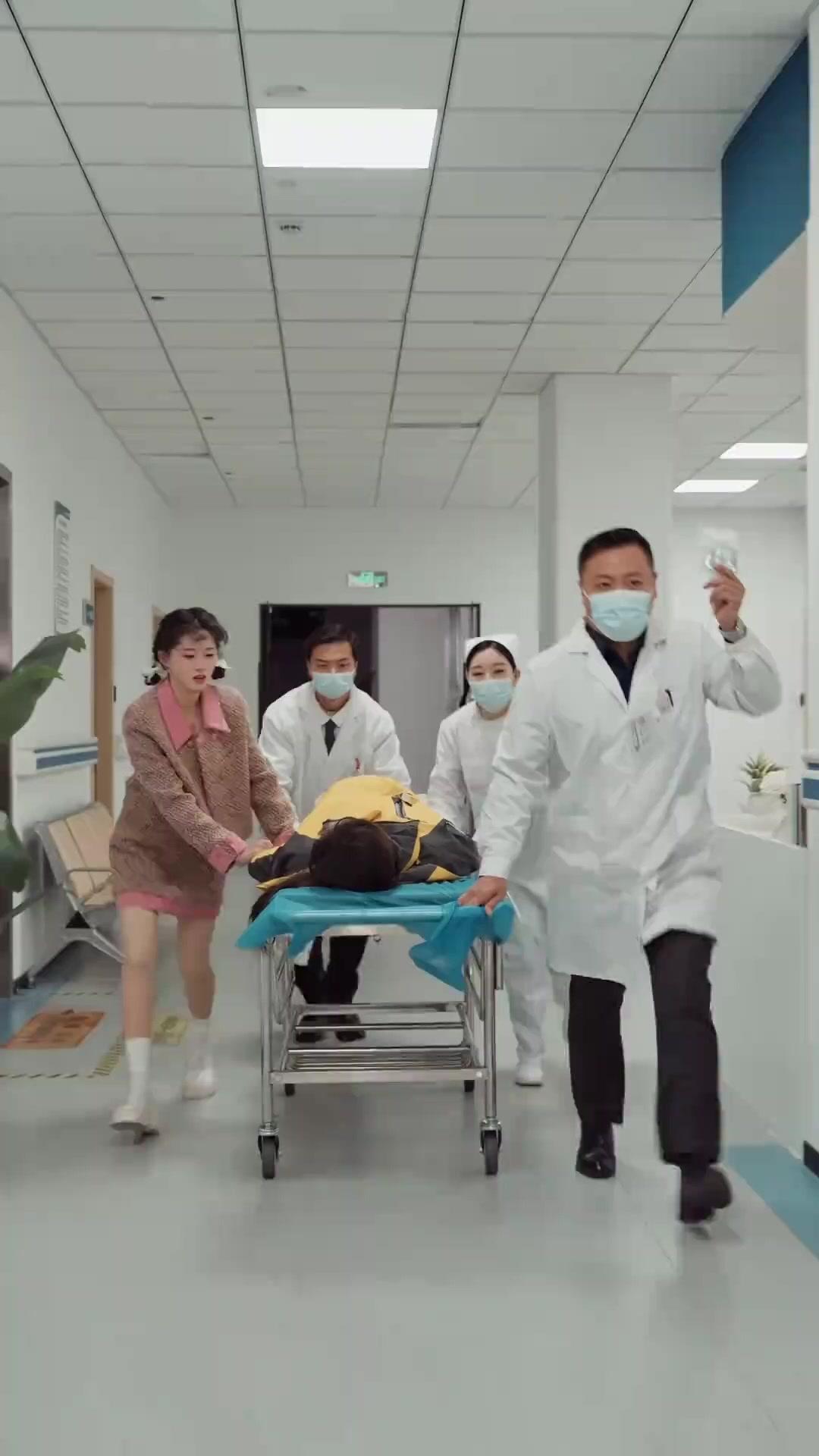 Dia turun bak anugerah Ilahi