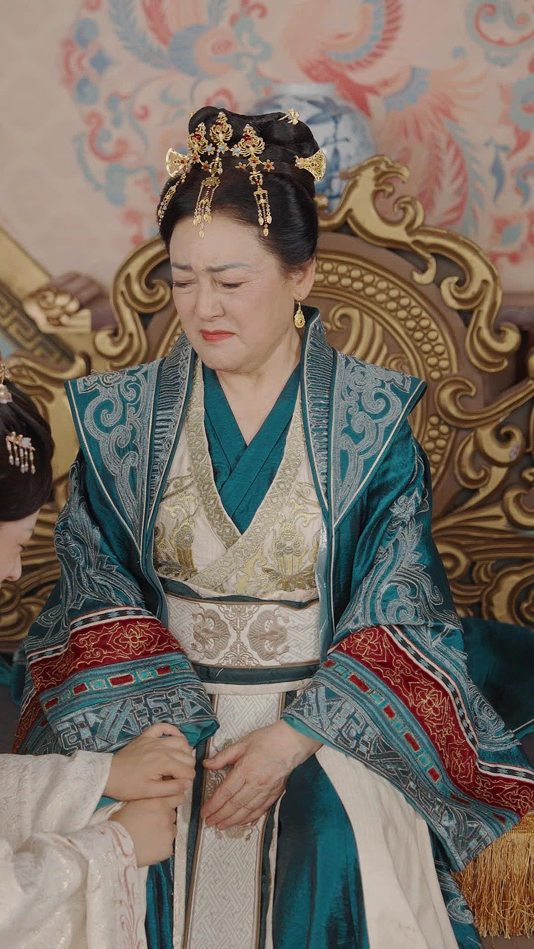 Your Majesty… I’m Just a Courtesan!