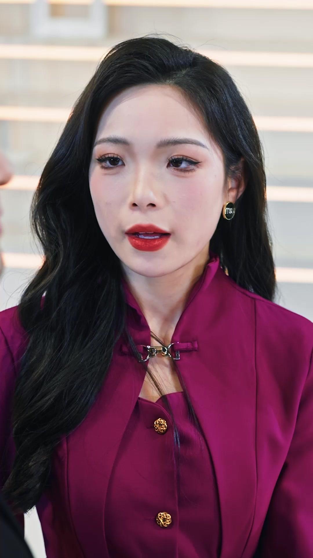 Mic in Hand, Ex on Knees