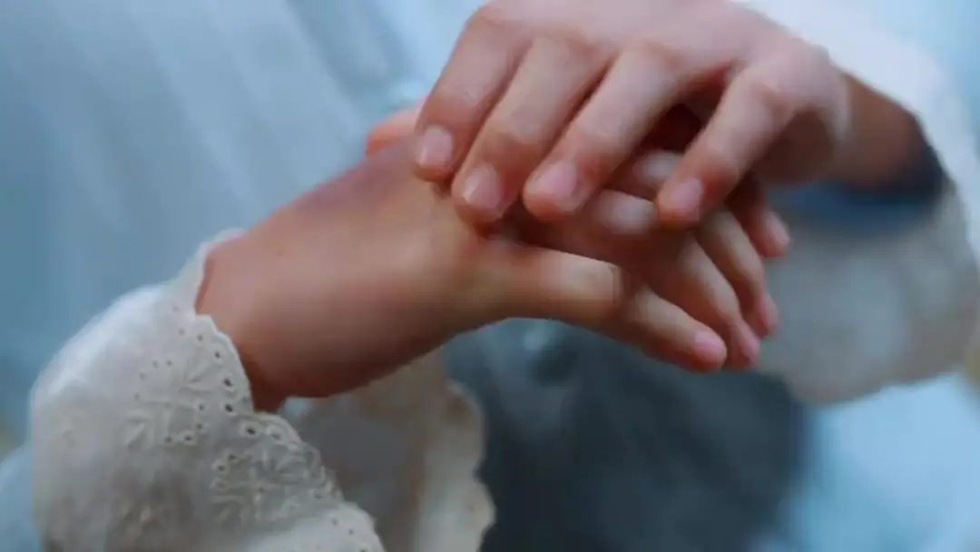 (Dublajlı) Gerçek Anne Sahte Anneyi Parçalıyor: Yaralı Çocuk ve İhanetin Kokusu