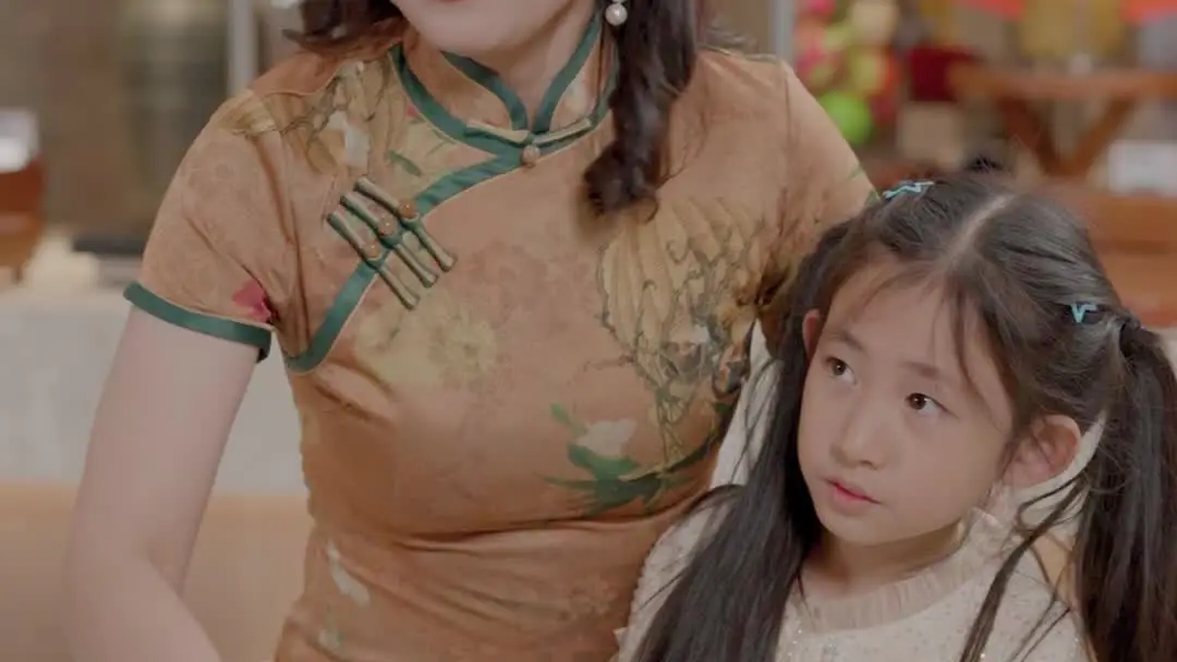 The Double Life of My Ex: When the Waitress Knows More Than the Heiress