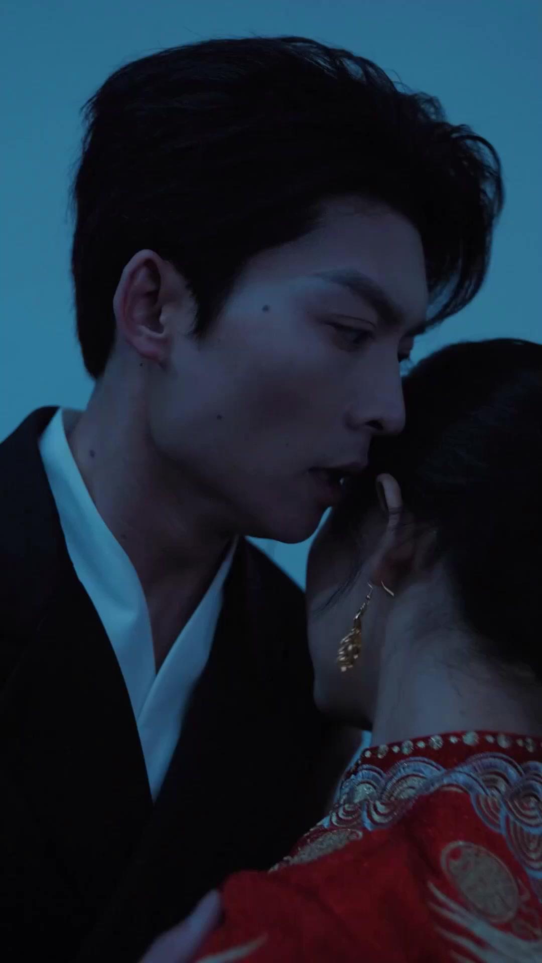 Jatuh Cinta dengan Adik Iparku