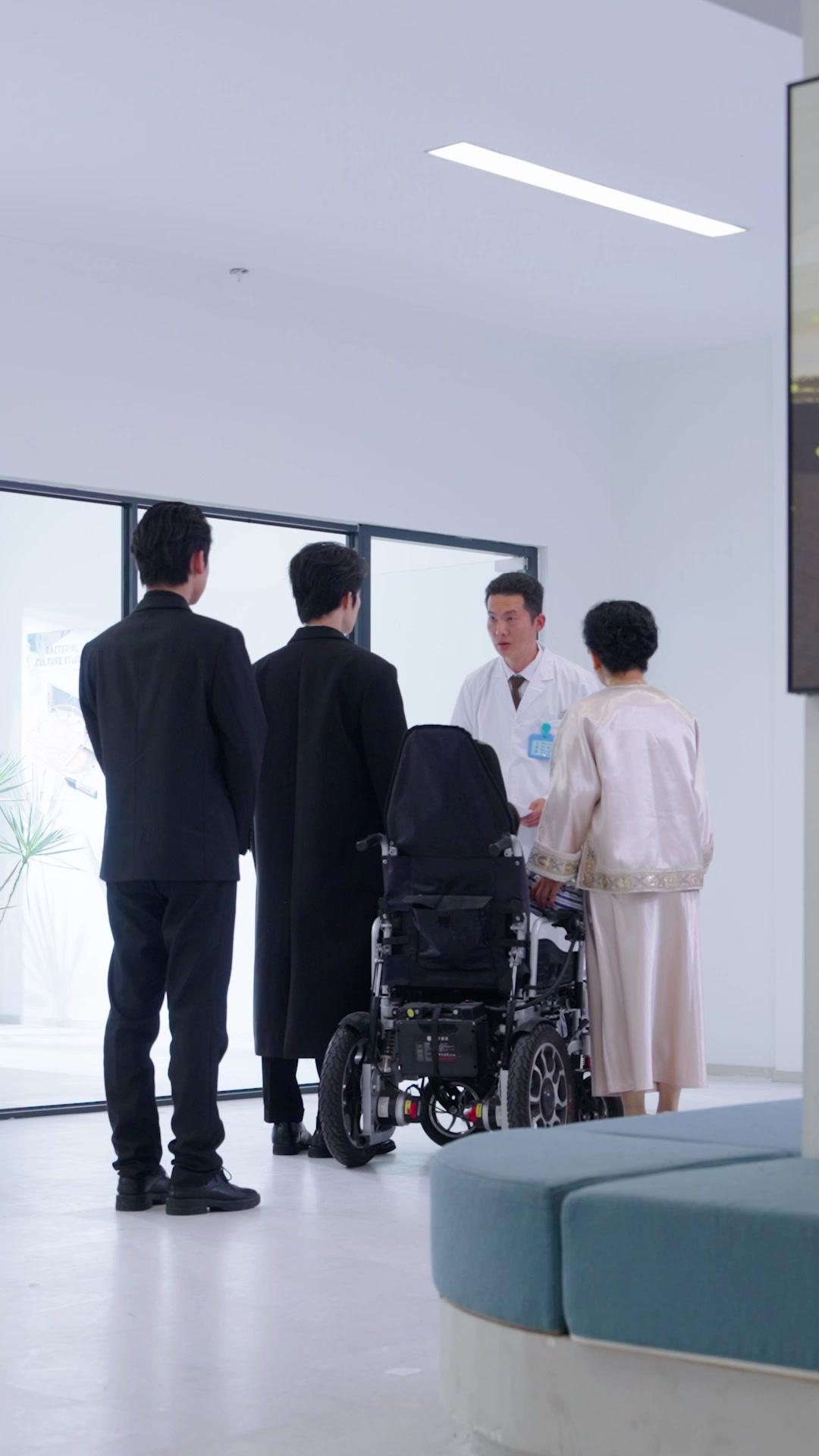 咫尺之間，愛不缺席