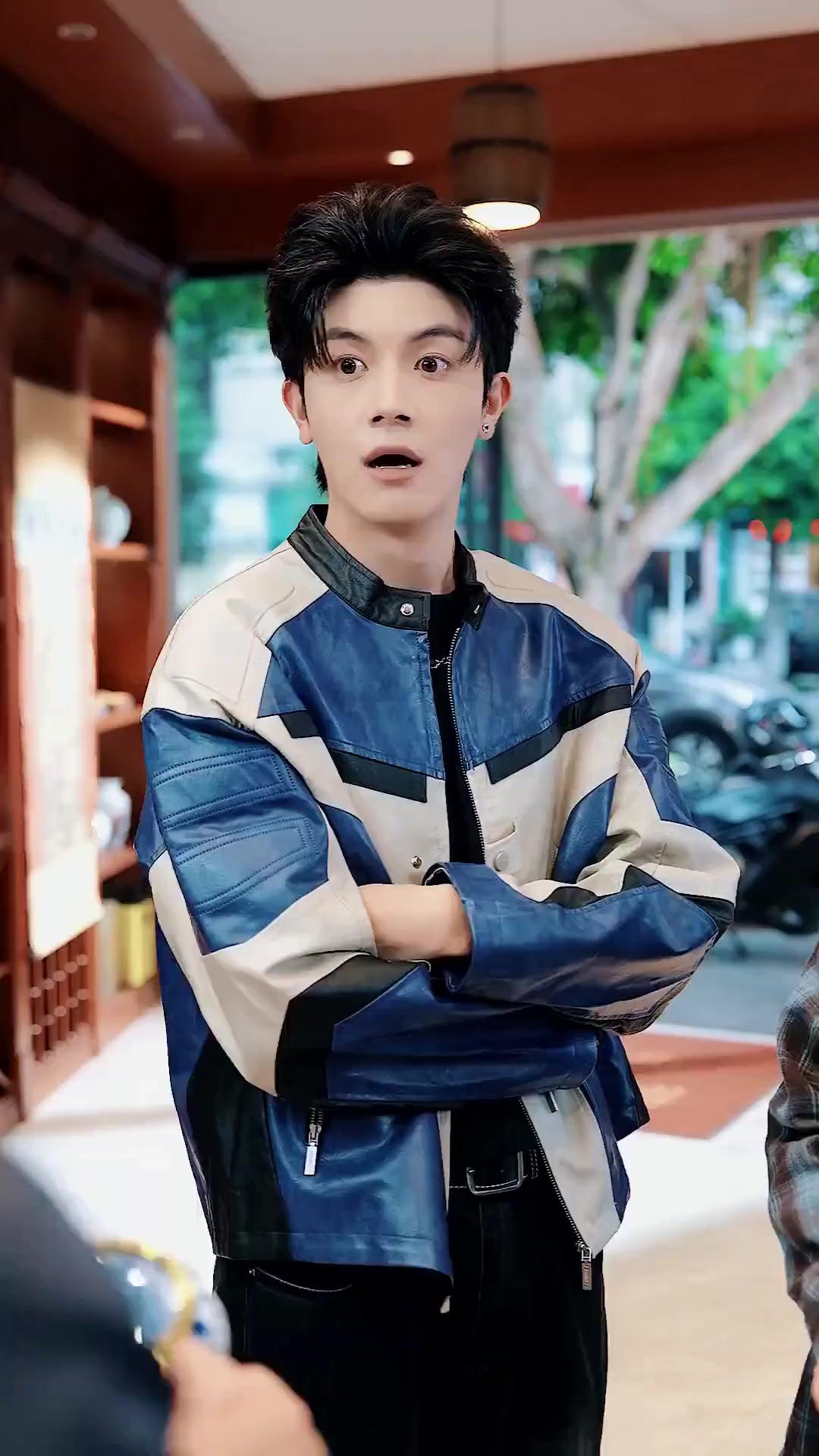 (Dublagem)O Galã Corre Atrás