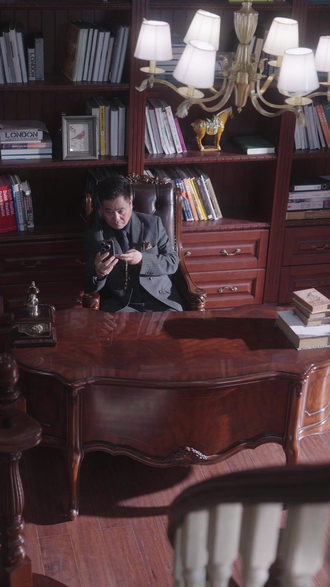 Pacarku Kaya, Hidupku Sempurna