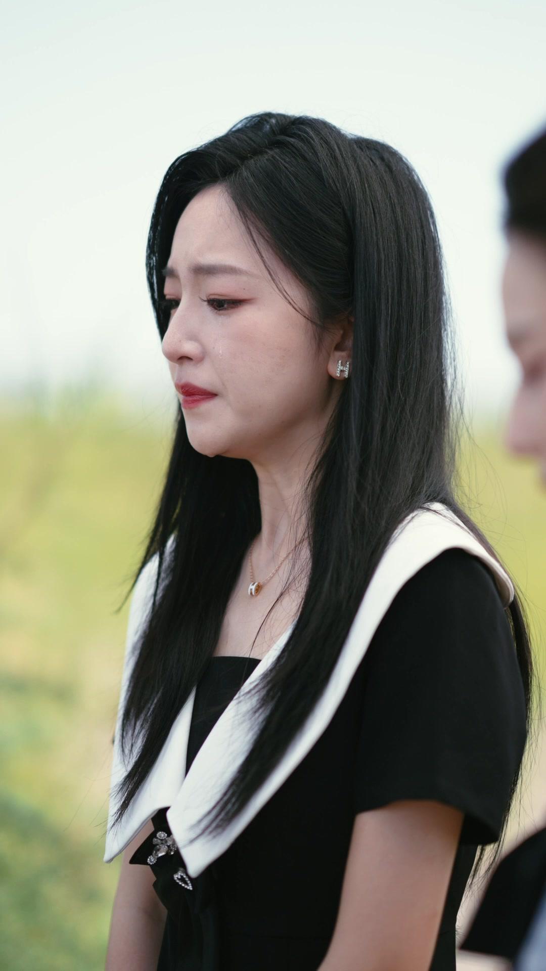 Heiress Sisters Back for Blood