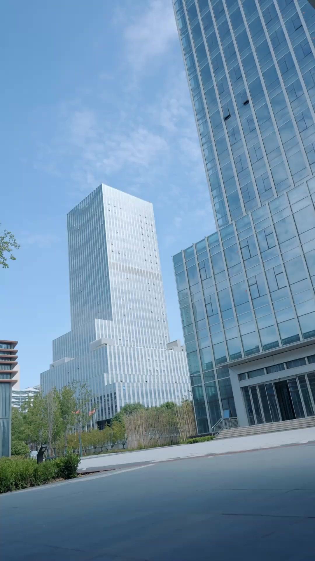 حب تحت الرماد