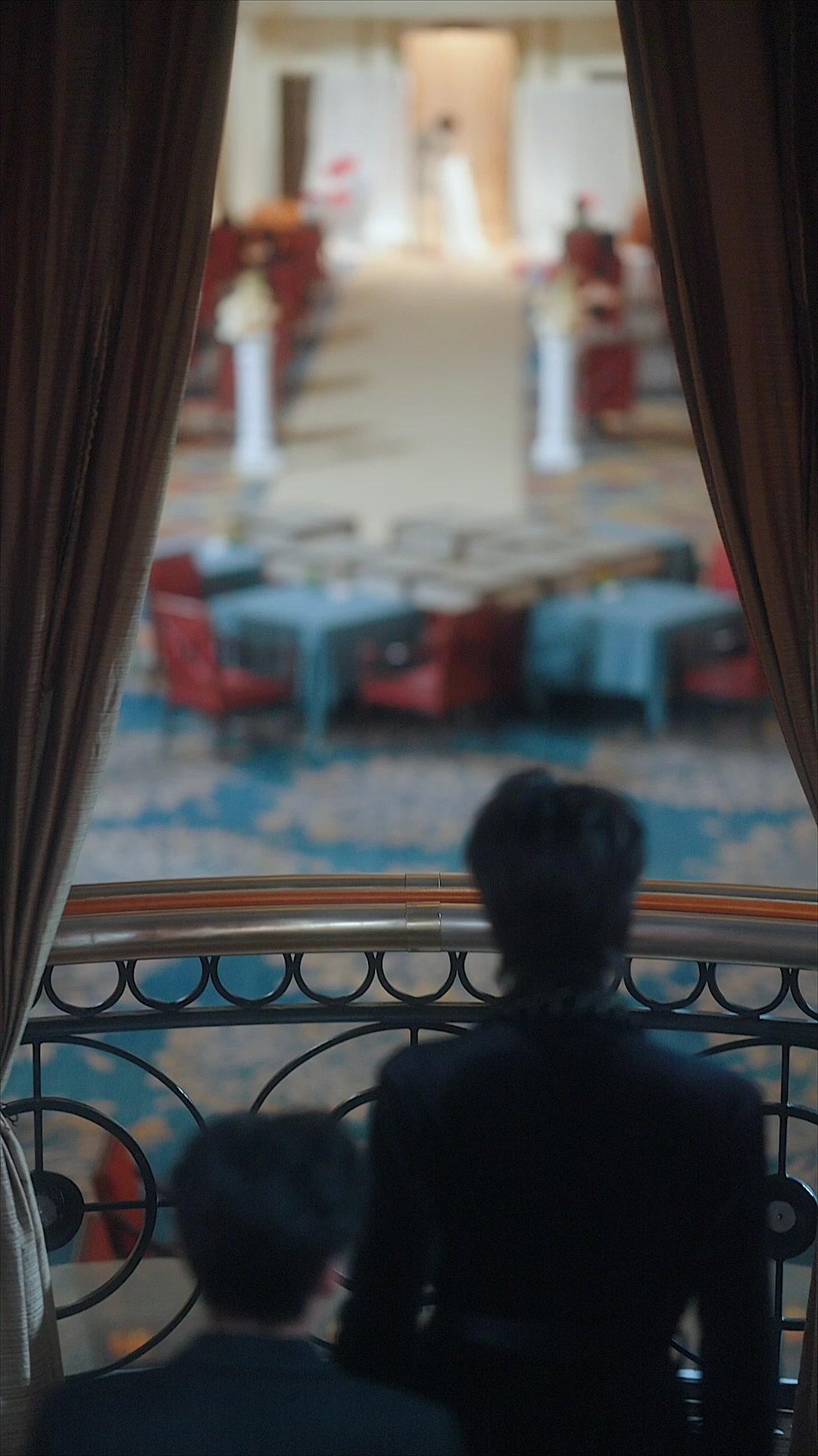 箱入り令嬢は夜に嗤う