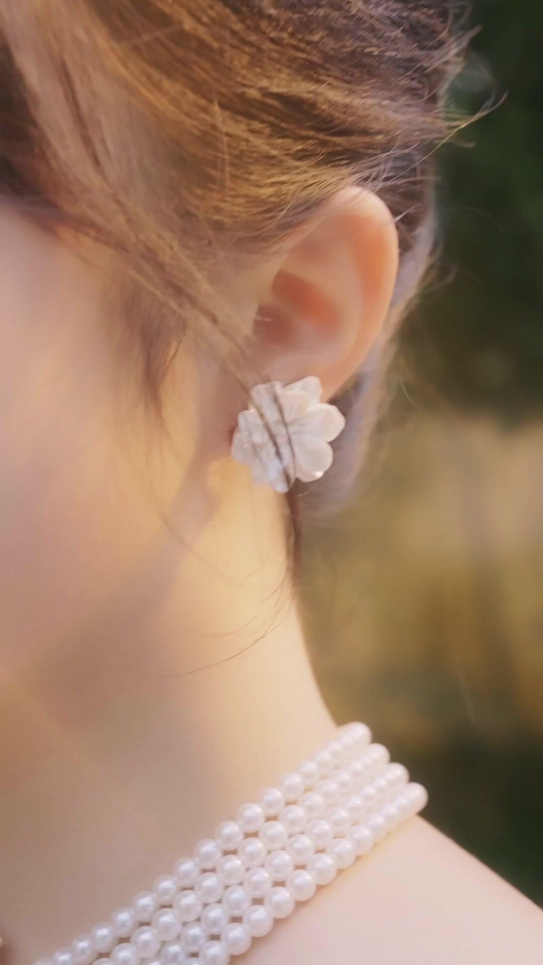 聽懂獸語後，假千金成警局團寵