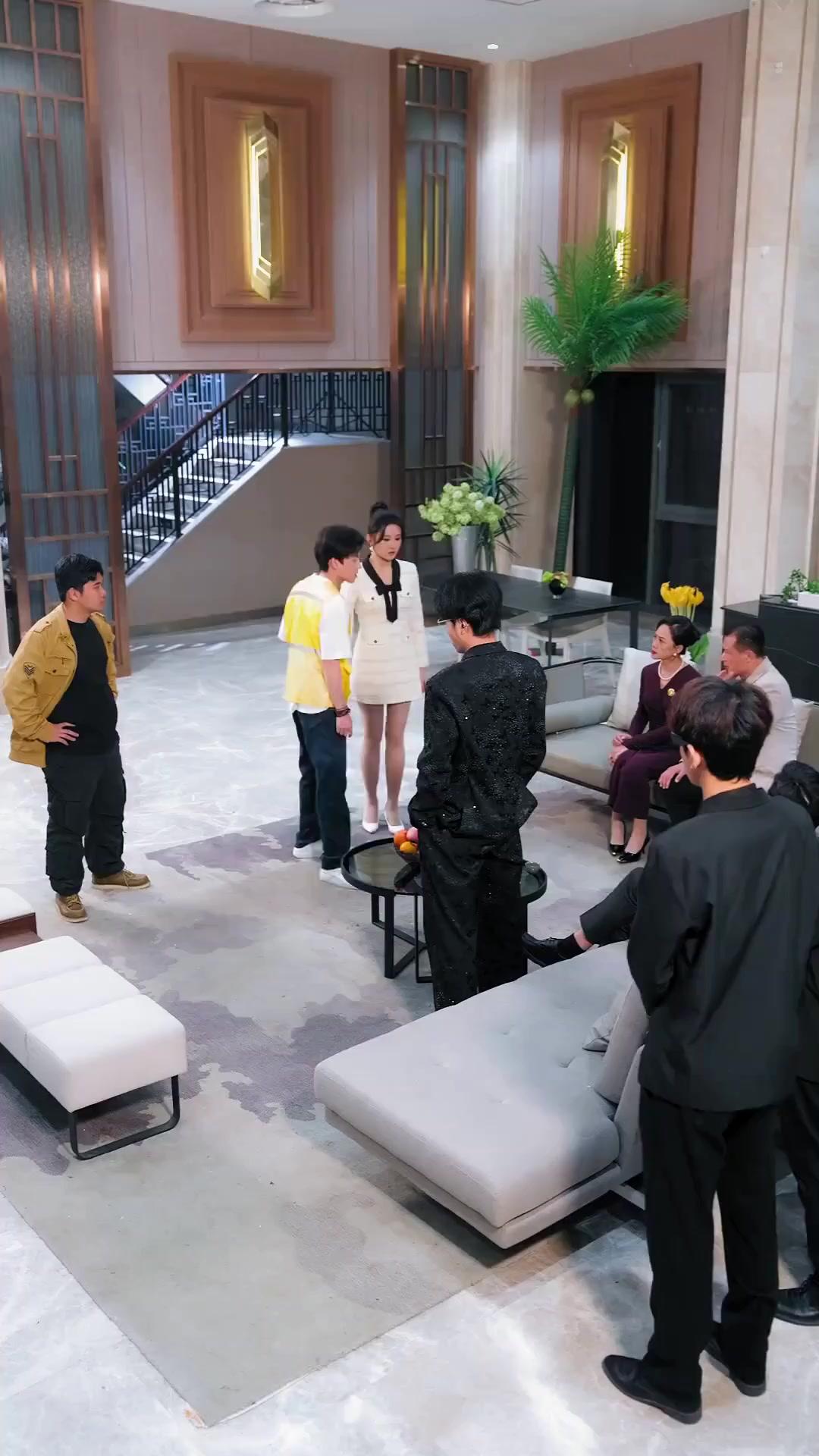 (Dubbed) Ms. CEO's Invincible Guard