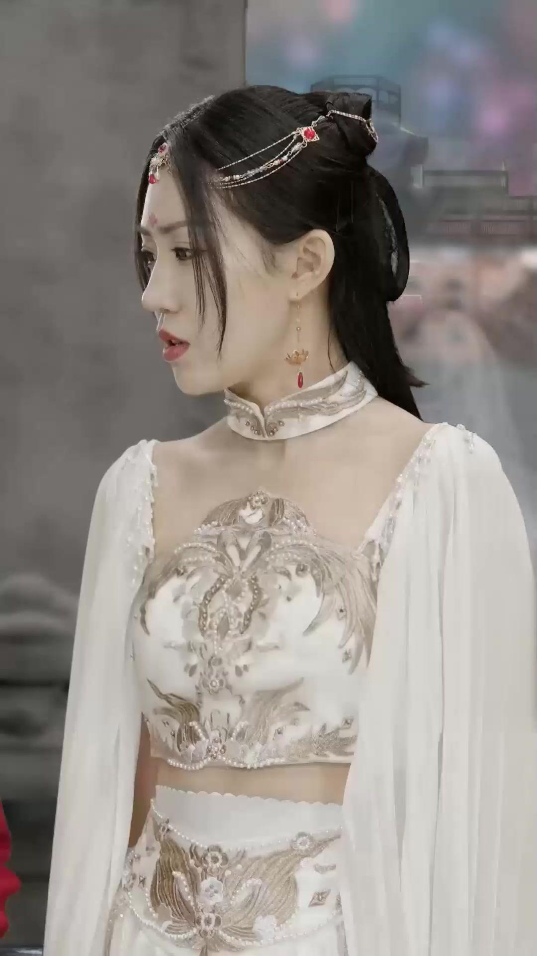 Dewa yang Tersegel Ingatannya