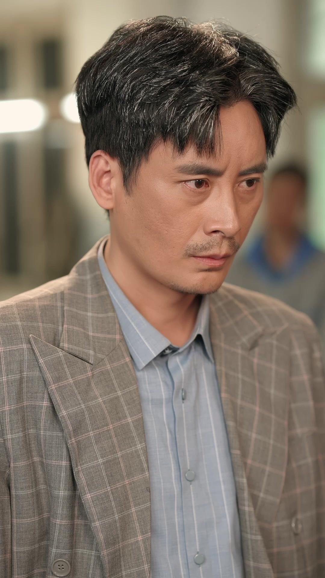 Cinta yang penuh bohongan