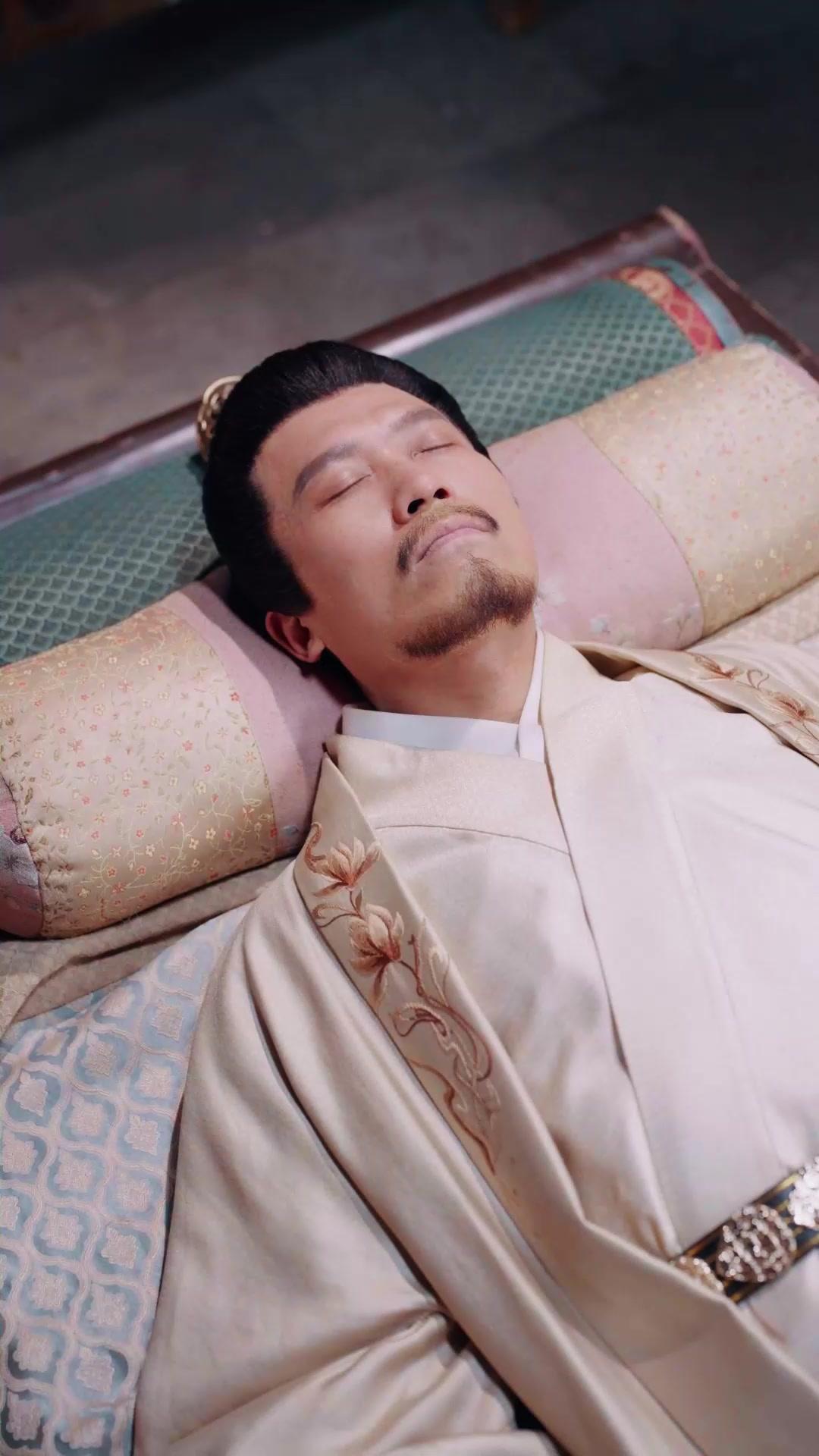 طبيبة خارقة تعود طفلة وتكسب دعم الإمبراطور