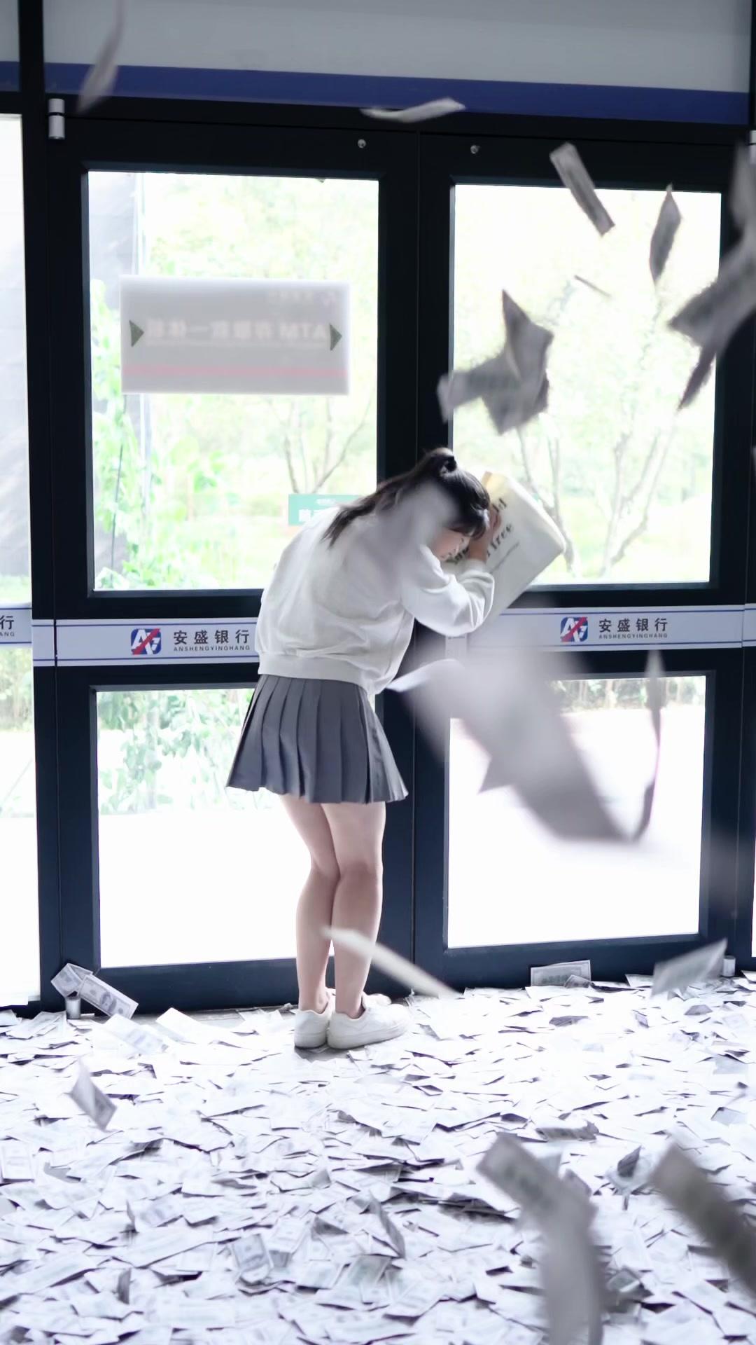 Zwei Gesichter der Menschlichkeit