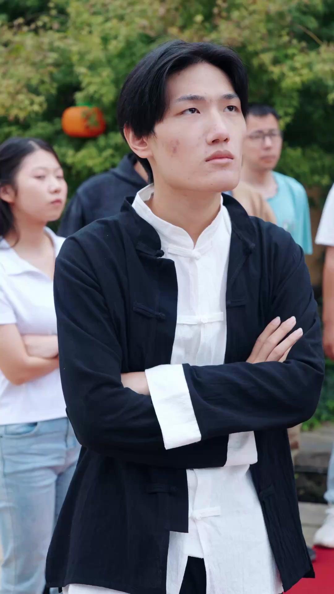 O Imortal de Ouro e a Esposa Muda