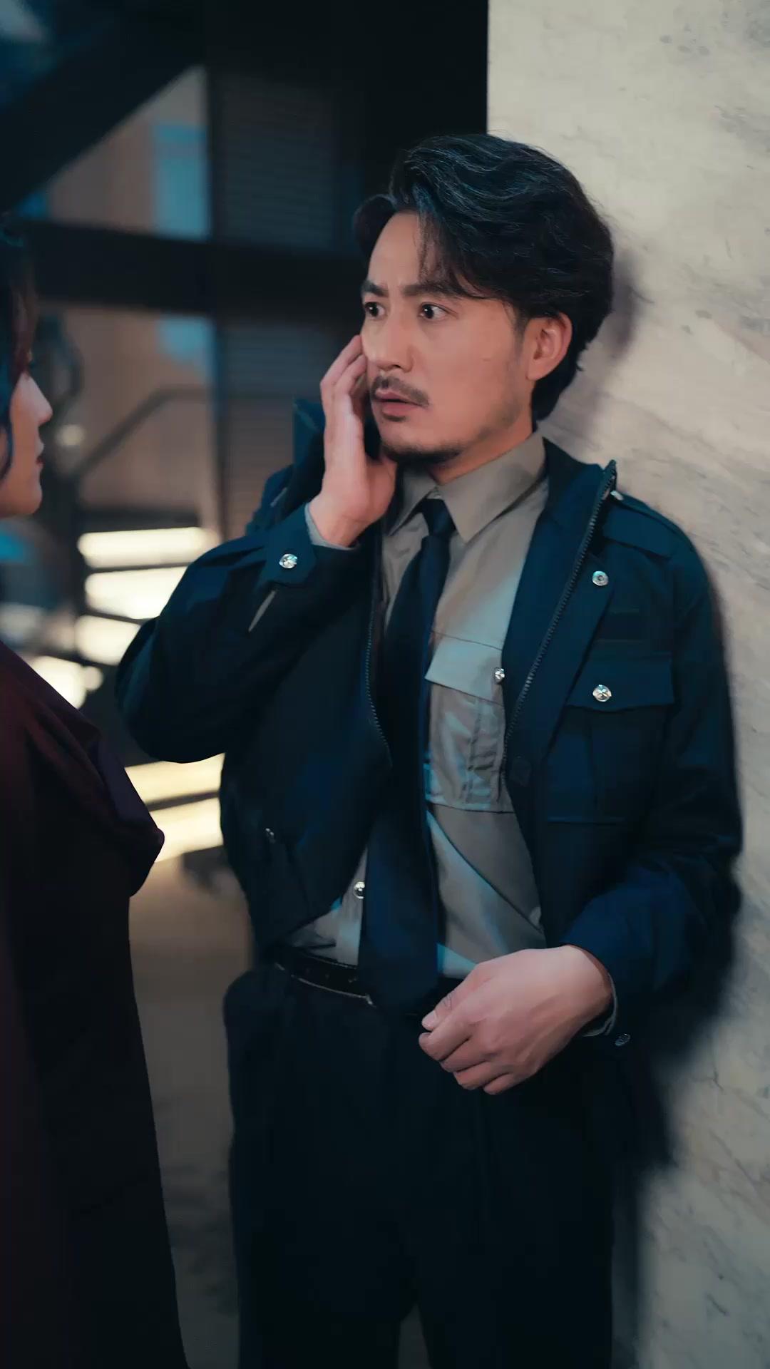 我爸去當保全，撿回一個總裁媽