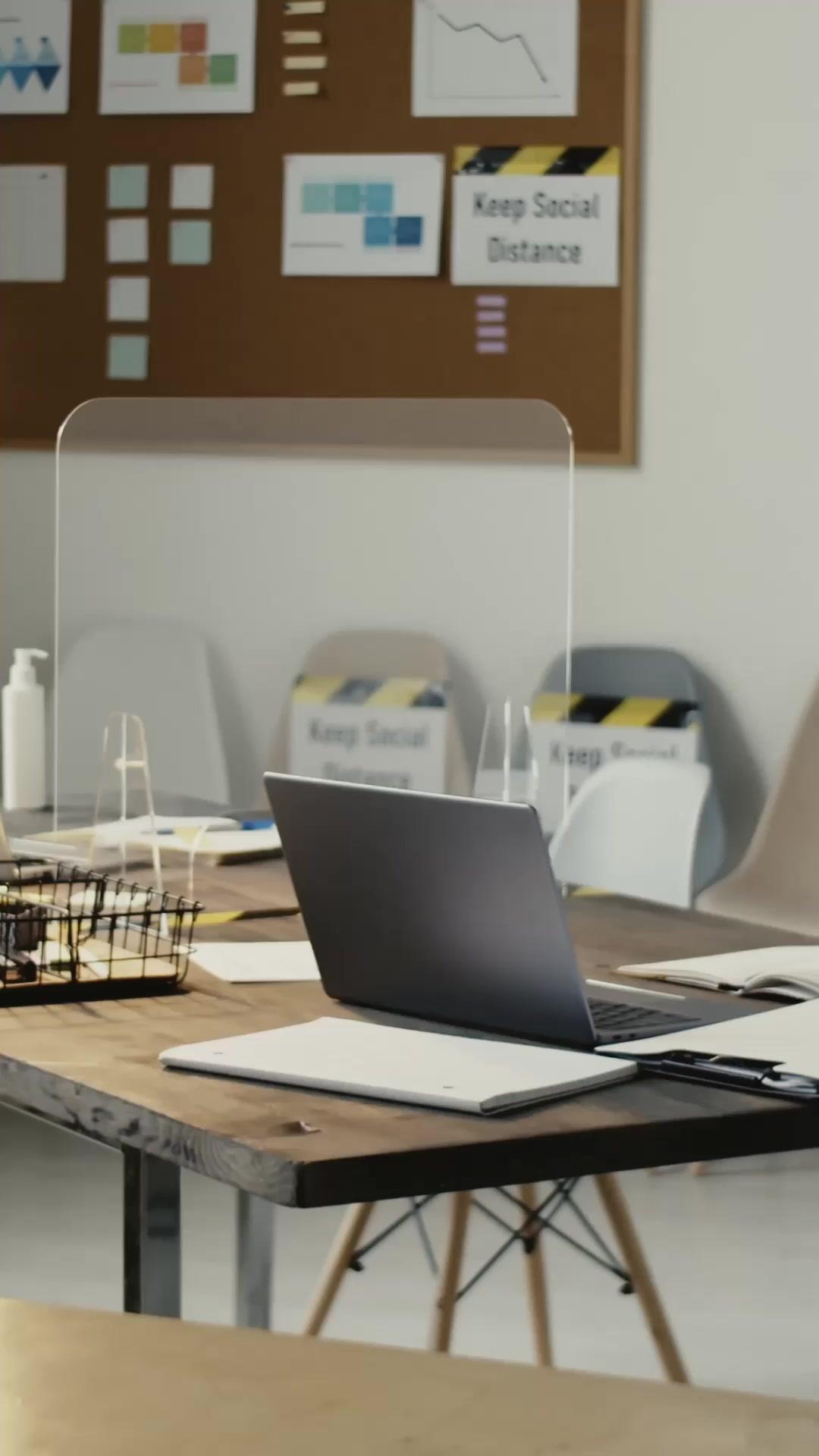 LA SOUFFRE-DOULEUR DU BUREAU EST LA  VÉRITABLE HÉRITIÈRE