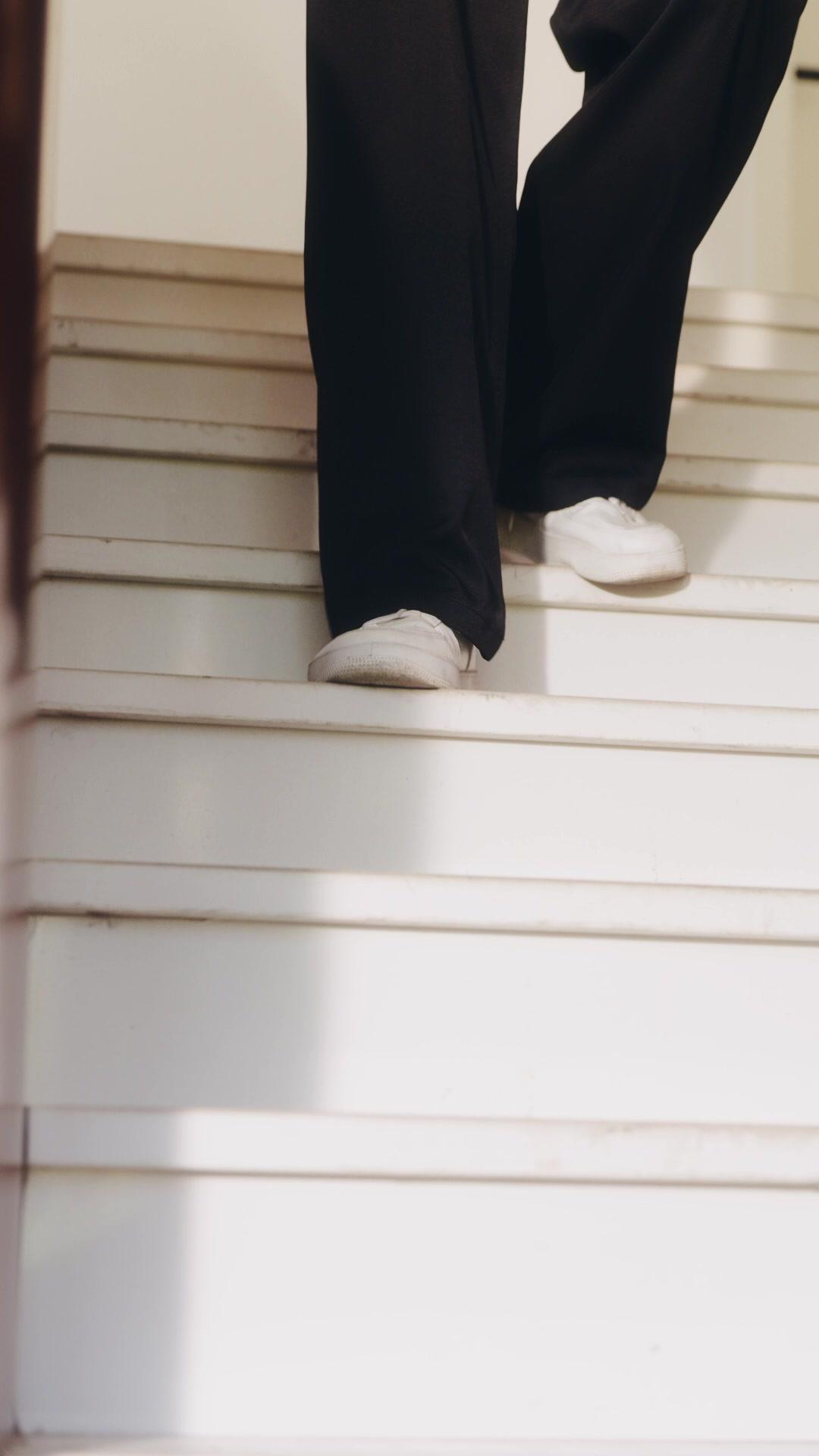 بين الشفقة والحب