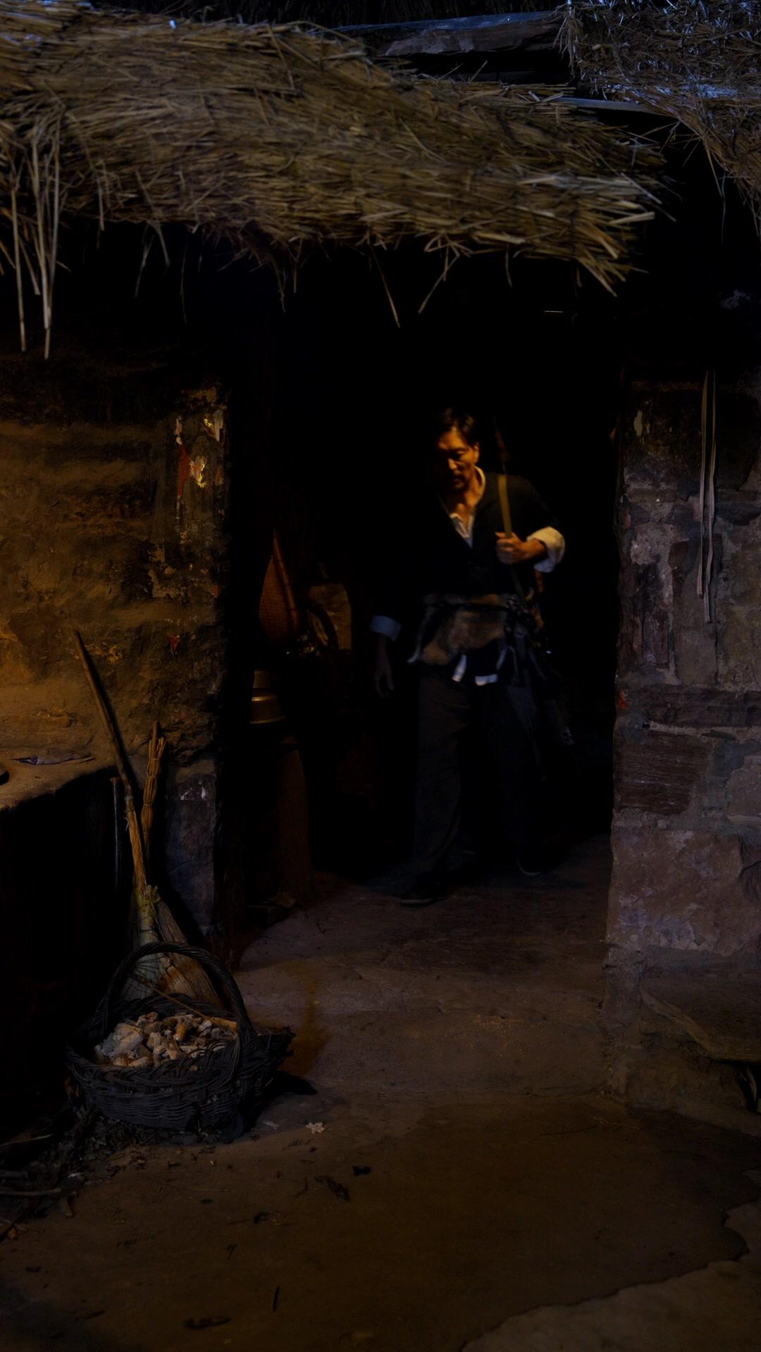 哀牢山驚魂人面熊