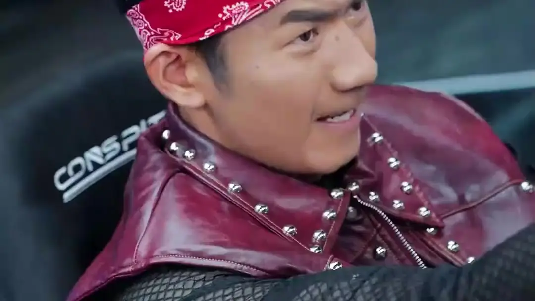 (مدبلج) سائق الشاحنات، أقوى مما تتخيل: عندما يتحول المُحاكي إلى ميدان معركة نفسية