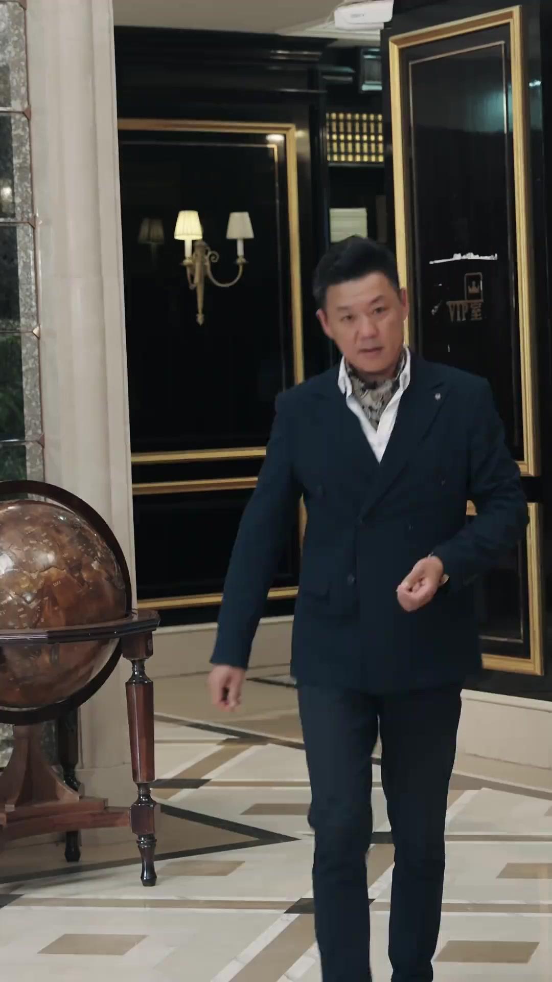 Hey, CEO! Your Delivery Guy's a Billionaire!