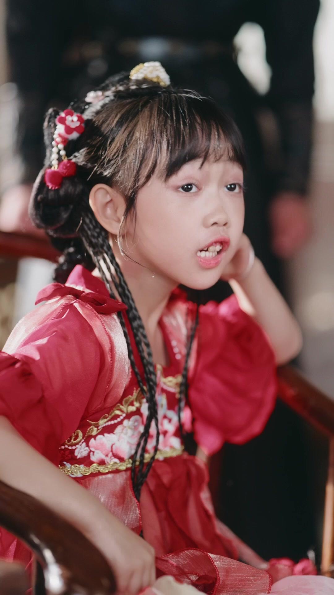 三歲半小惡魔，專治爹地戀愛腦