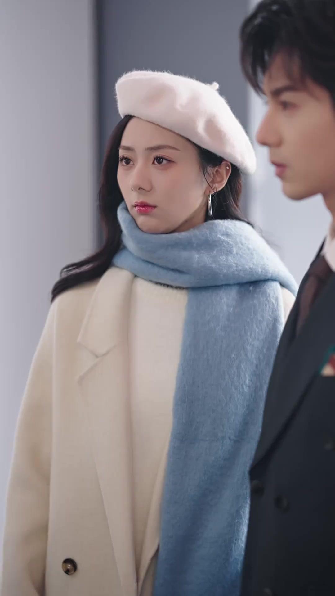 حين تظاهرتُ بالطاعة، أصبحتُ مدلّلةَ الكبير