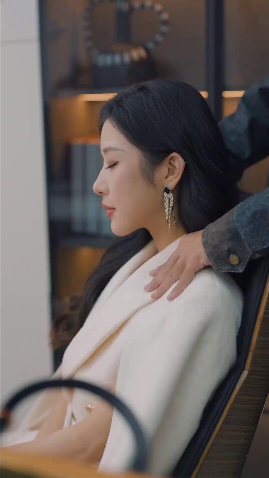 (Dubbed) The Flirt Genius Went On Strike!