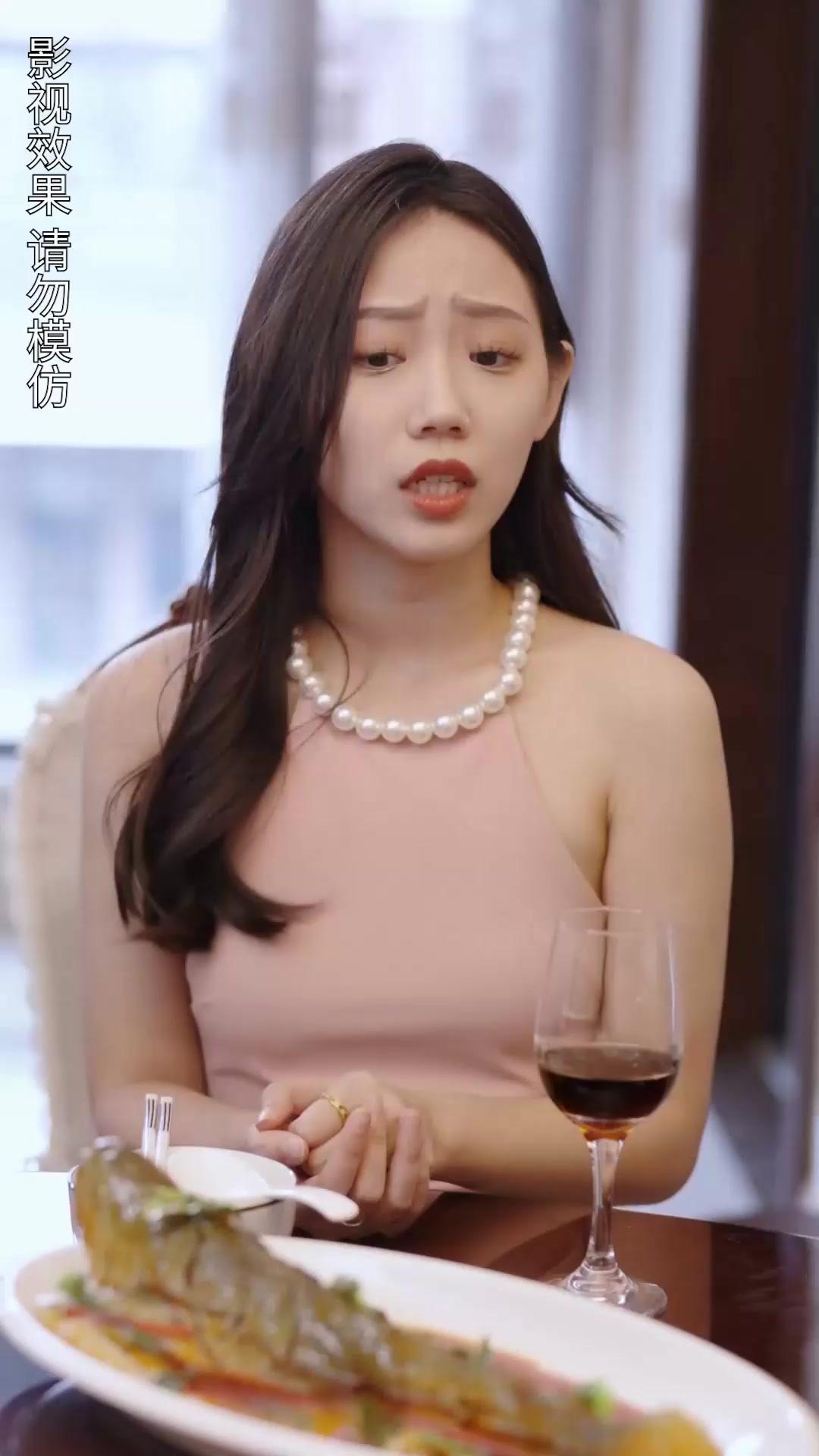 Setelah Putus, Aku Jadi Kekasih Pamannya