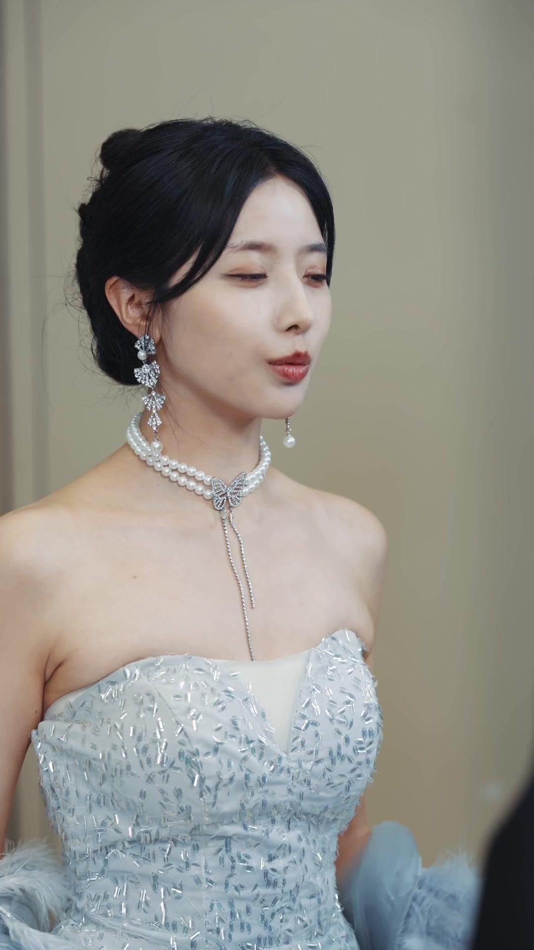 萱草花開時，媽媽回來了