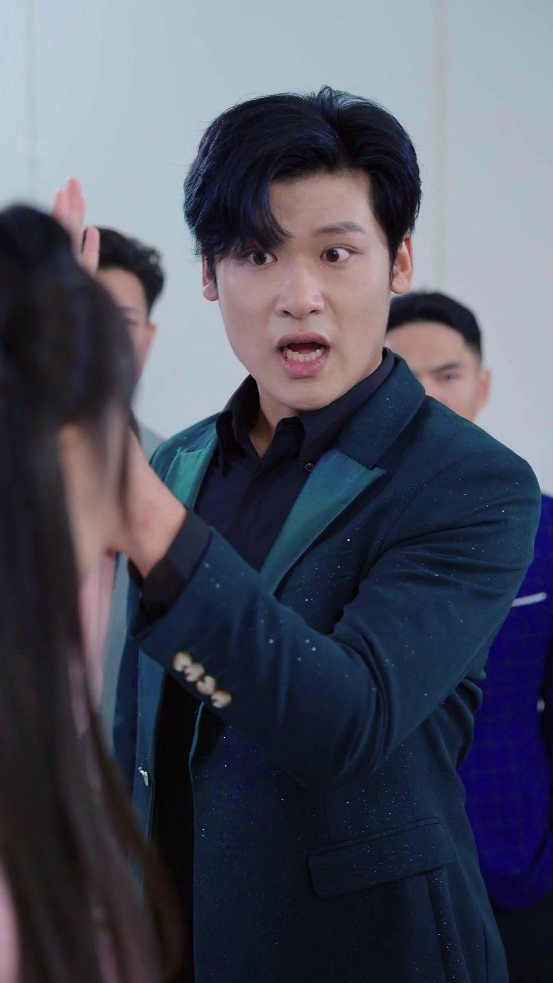 Hell Kitty Lashing Out