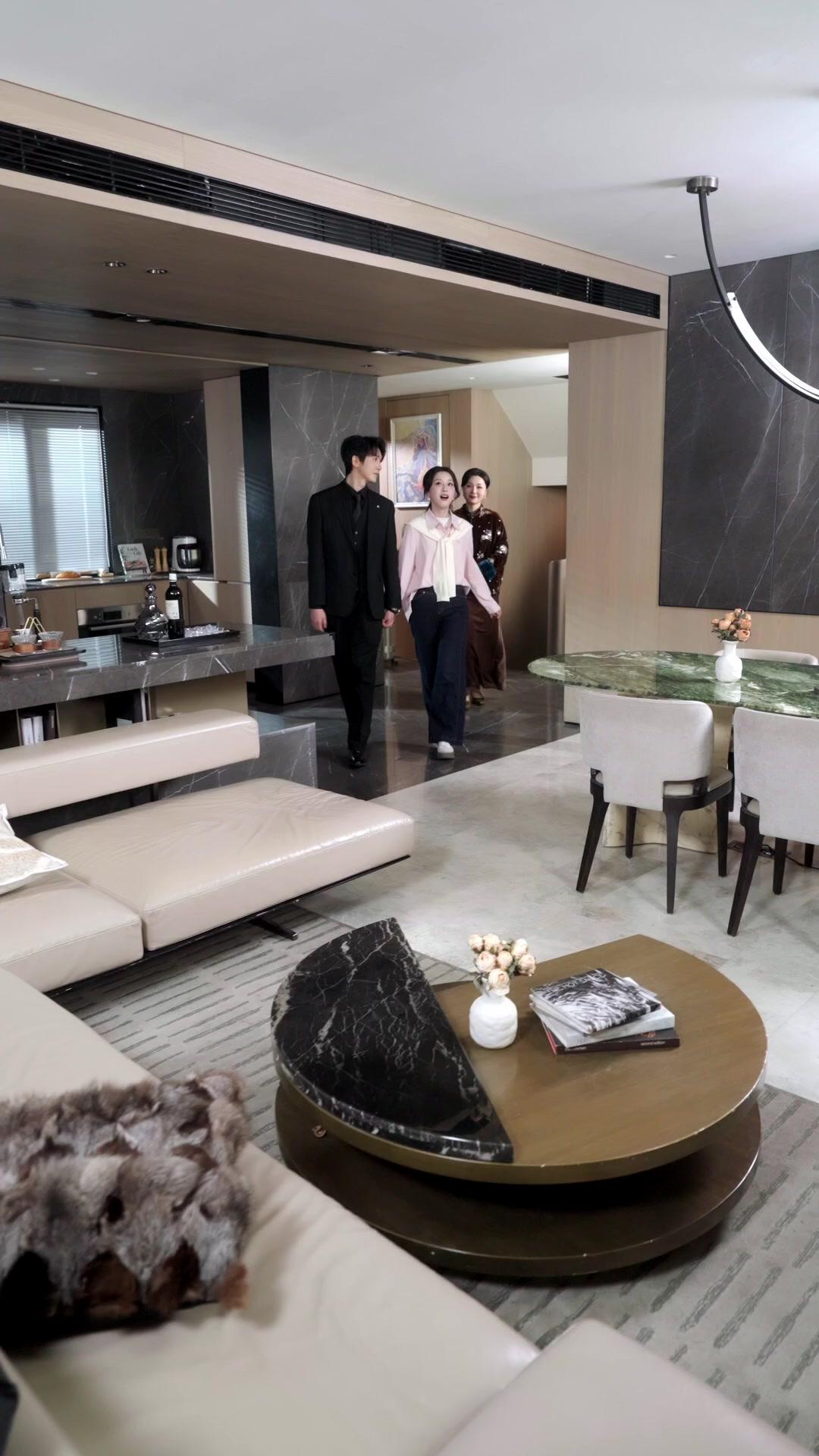 MON MARI ÉCLAIR ME CHÉRIT ET ME SÉDUIT