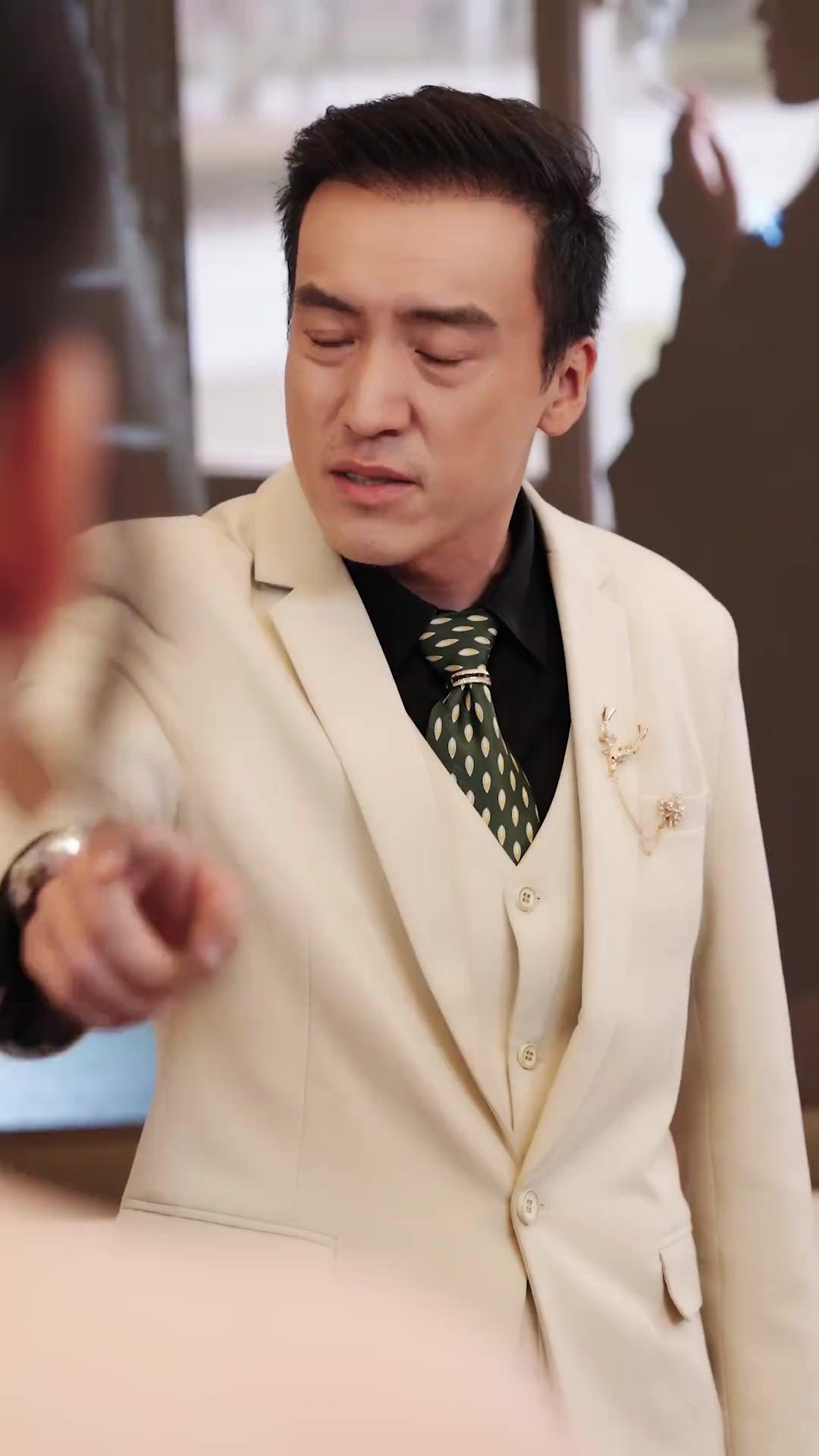 The CEO’s Rebirth: Protecting His True Heir