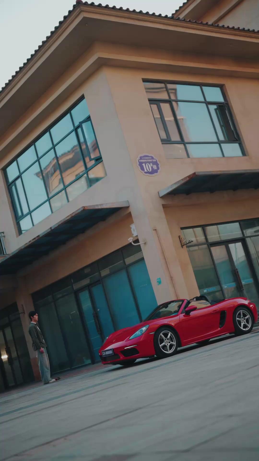 LE REGARD QUI PERCE TOUT