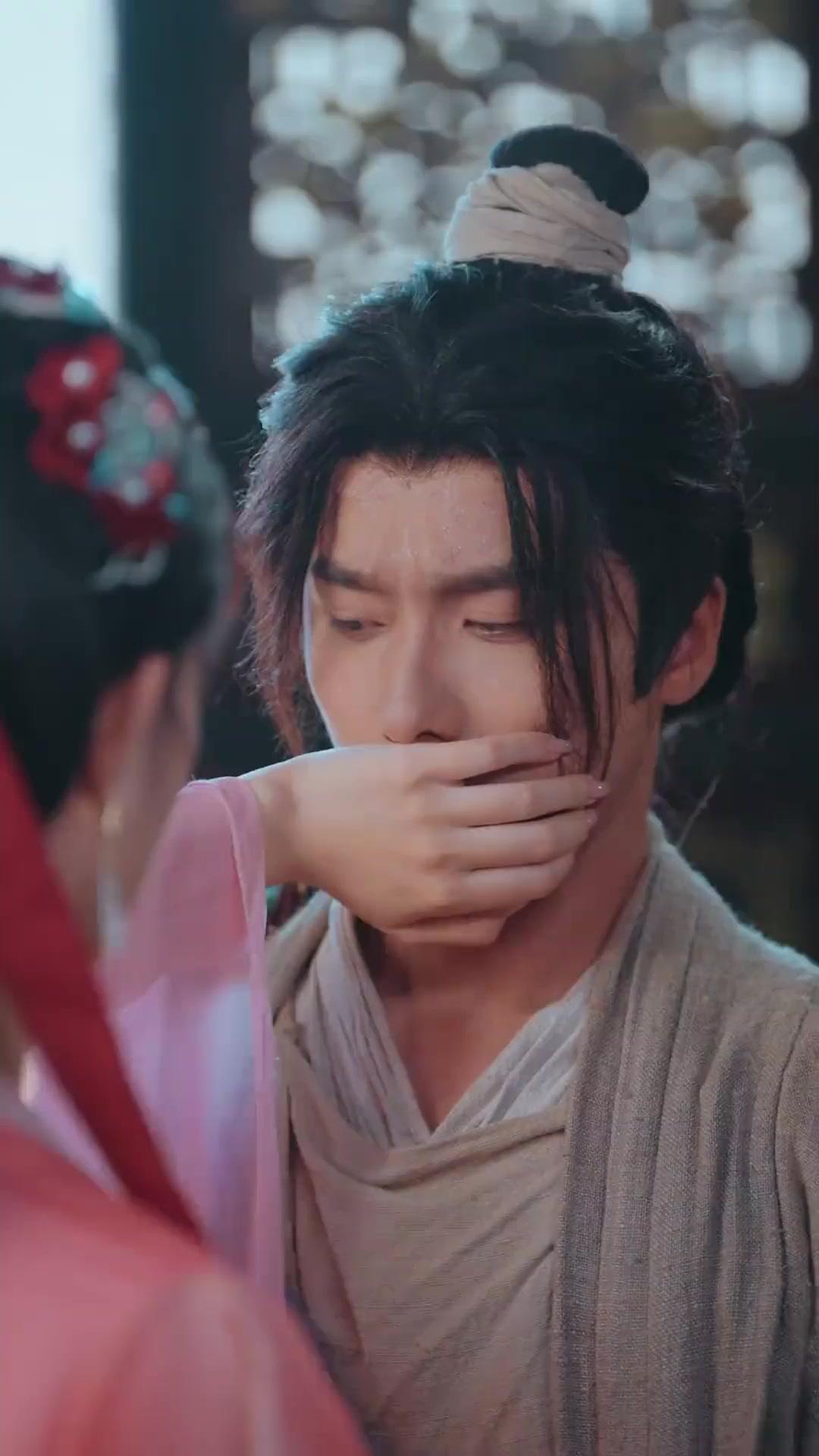 ¡Fingió debilidad, resultó invencible!