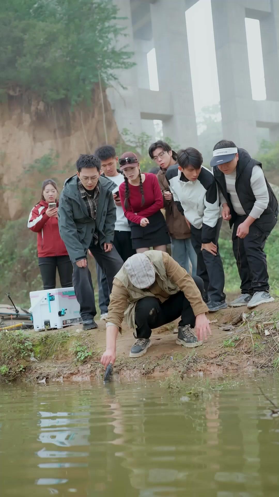 Da Morte à Evolução: O Monstro do Lago