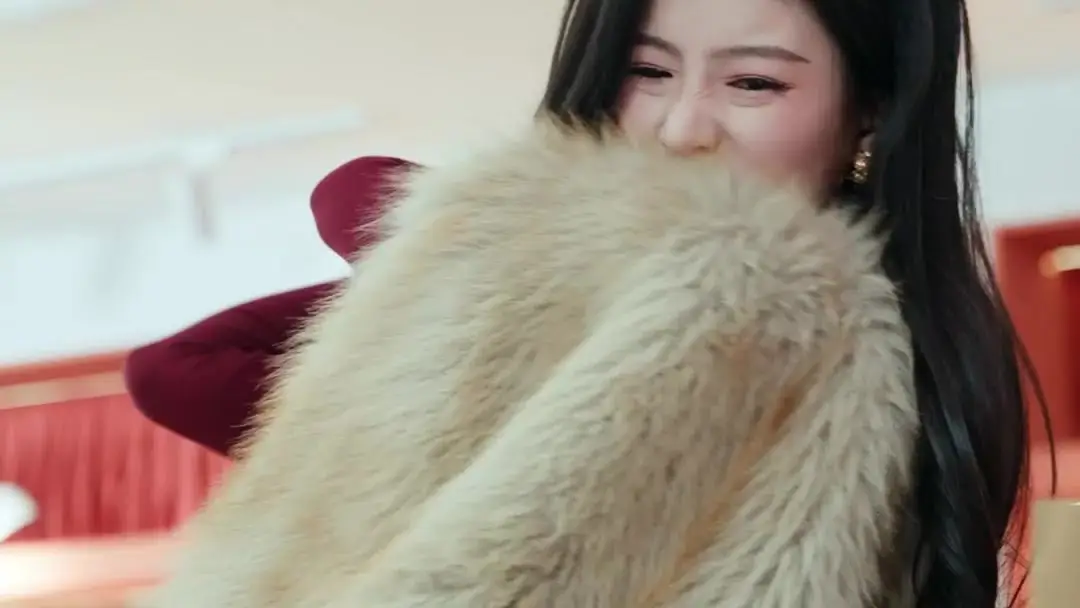 豪門太后在民間：玉墜碎裂時，她笑得像在拆禮物