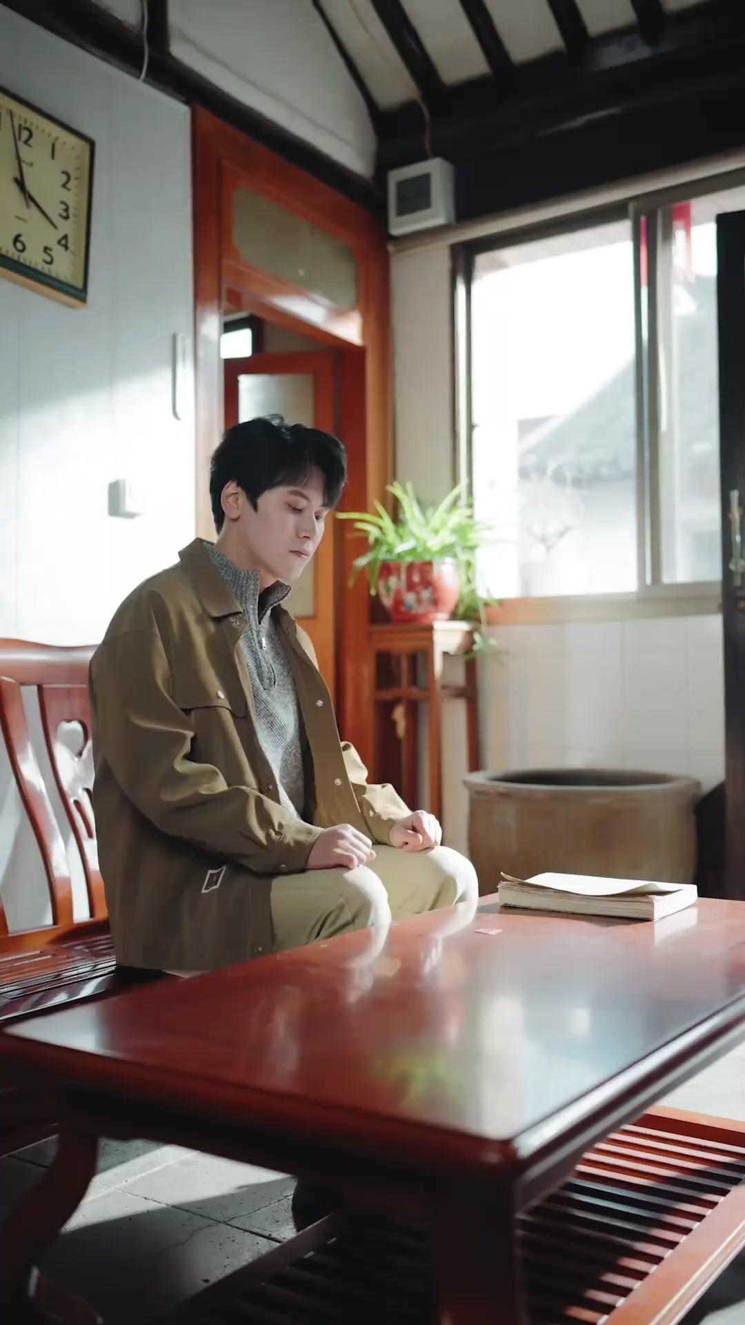 بعد أن تُركت... صنعت مجدي عبر جرّة الماء