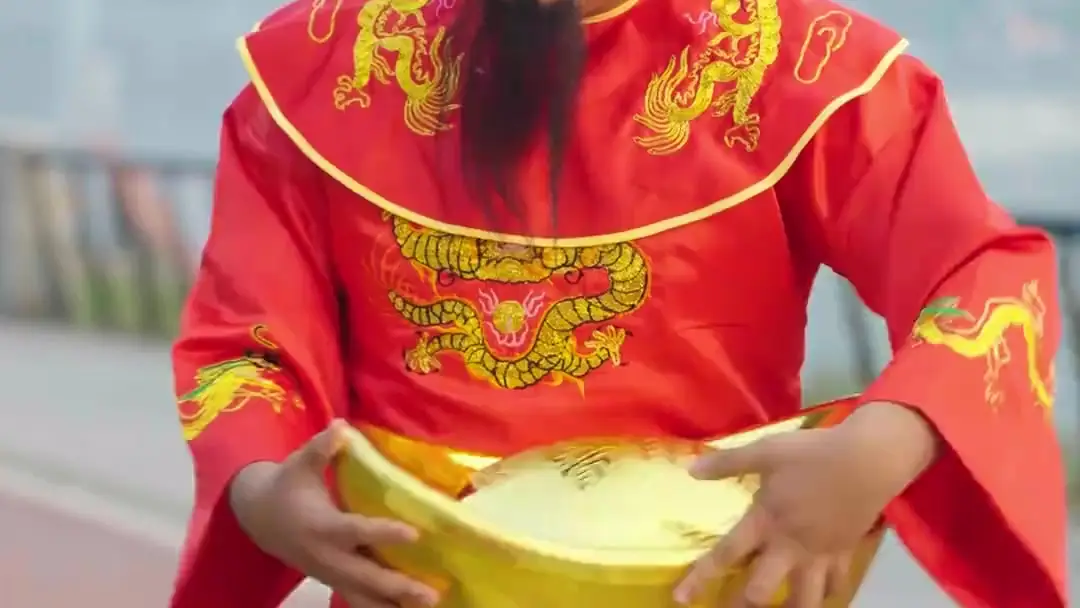 Love and Luck: When the God of Wealth Runs Out of Gold