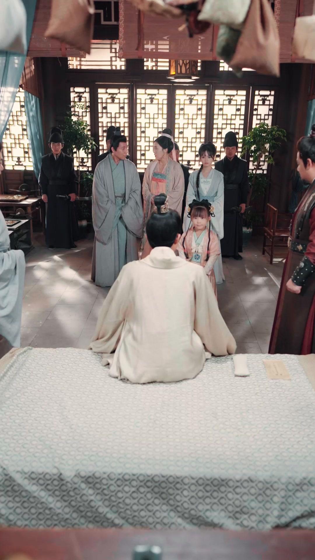 طبيبة خارقة تعود طفلة وتكسب دعم الإمبراطور