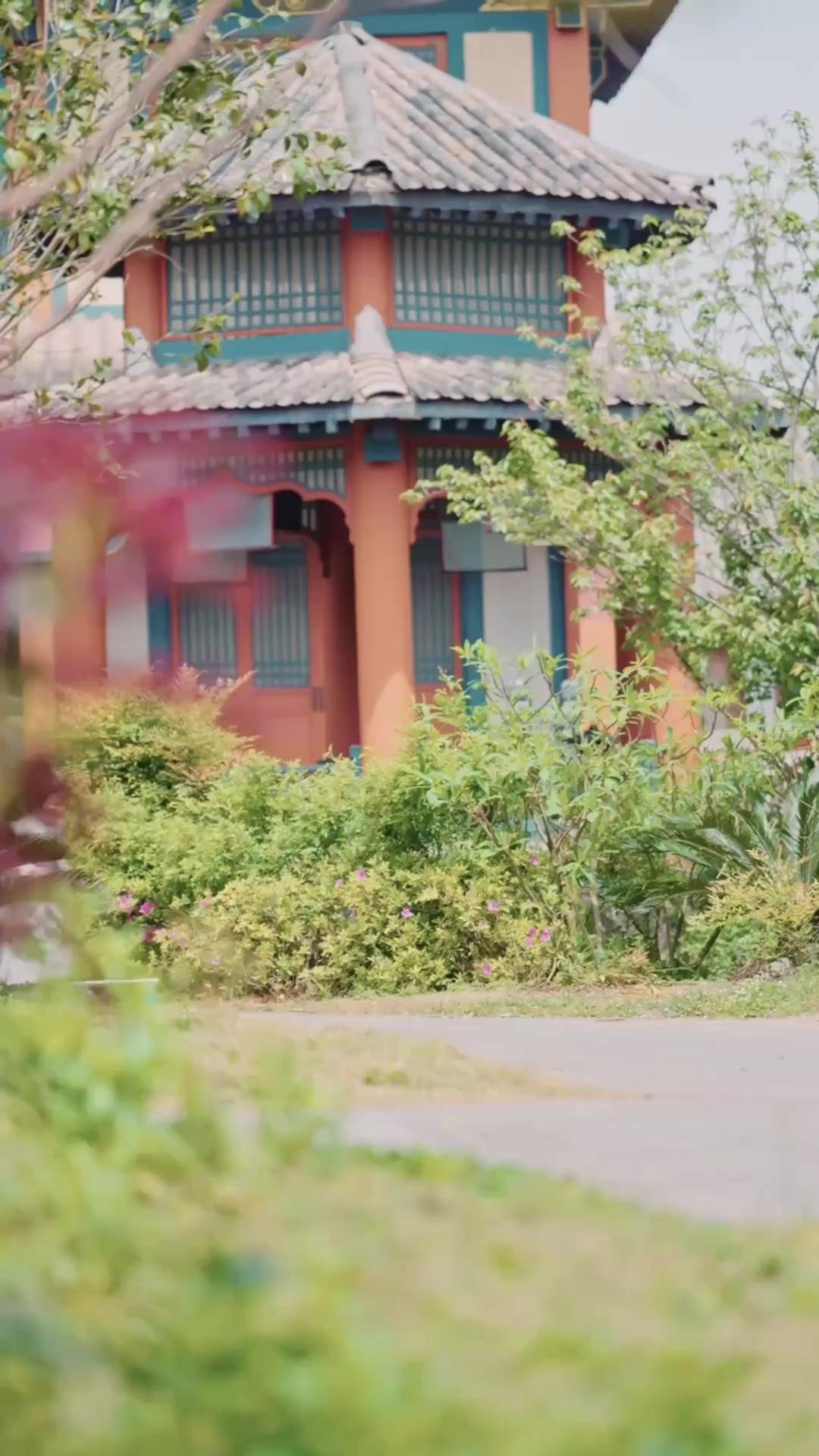 Kebahagiaan dalam Istana yang Tertunda