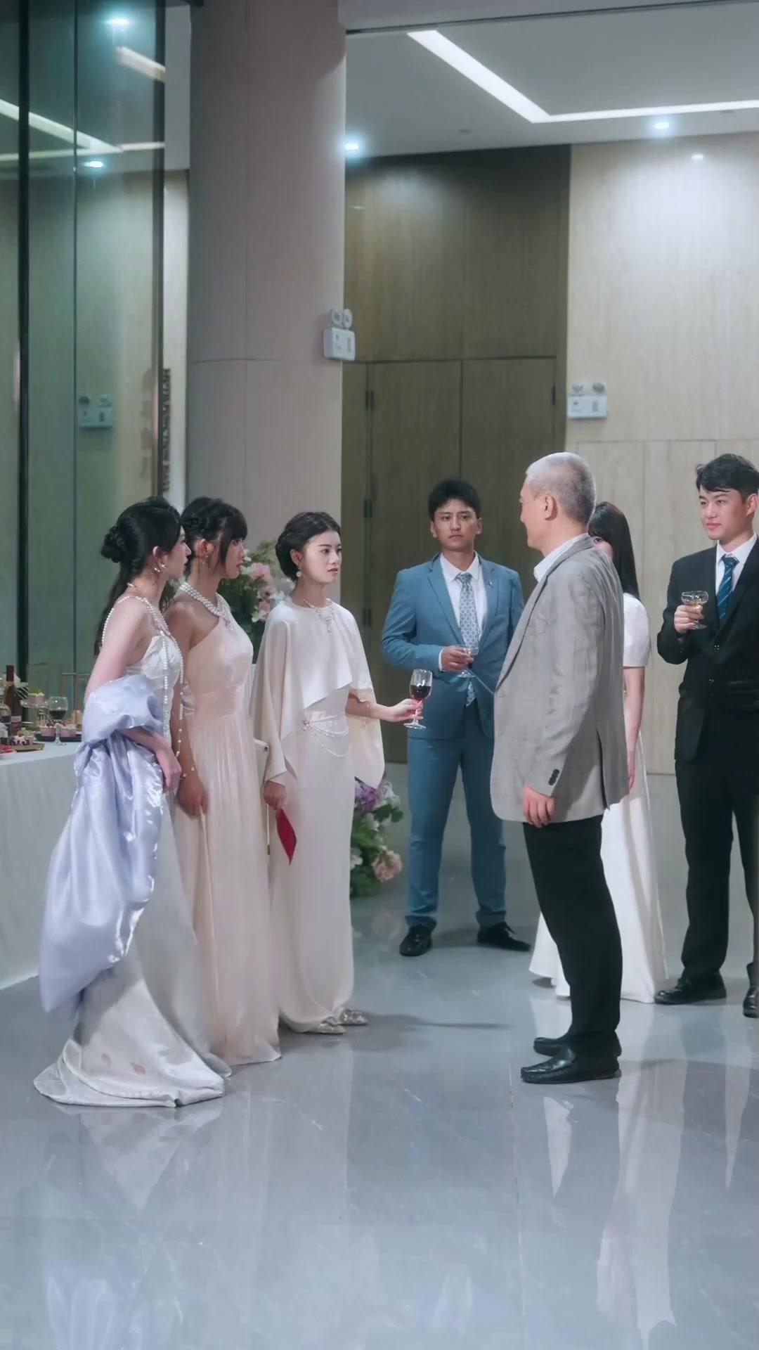 TRAQUÉES PAR L'AMOUR