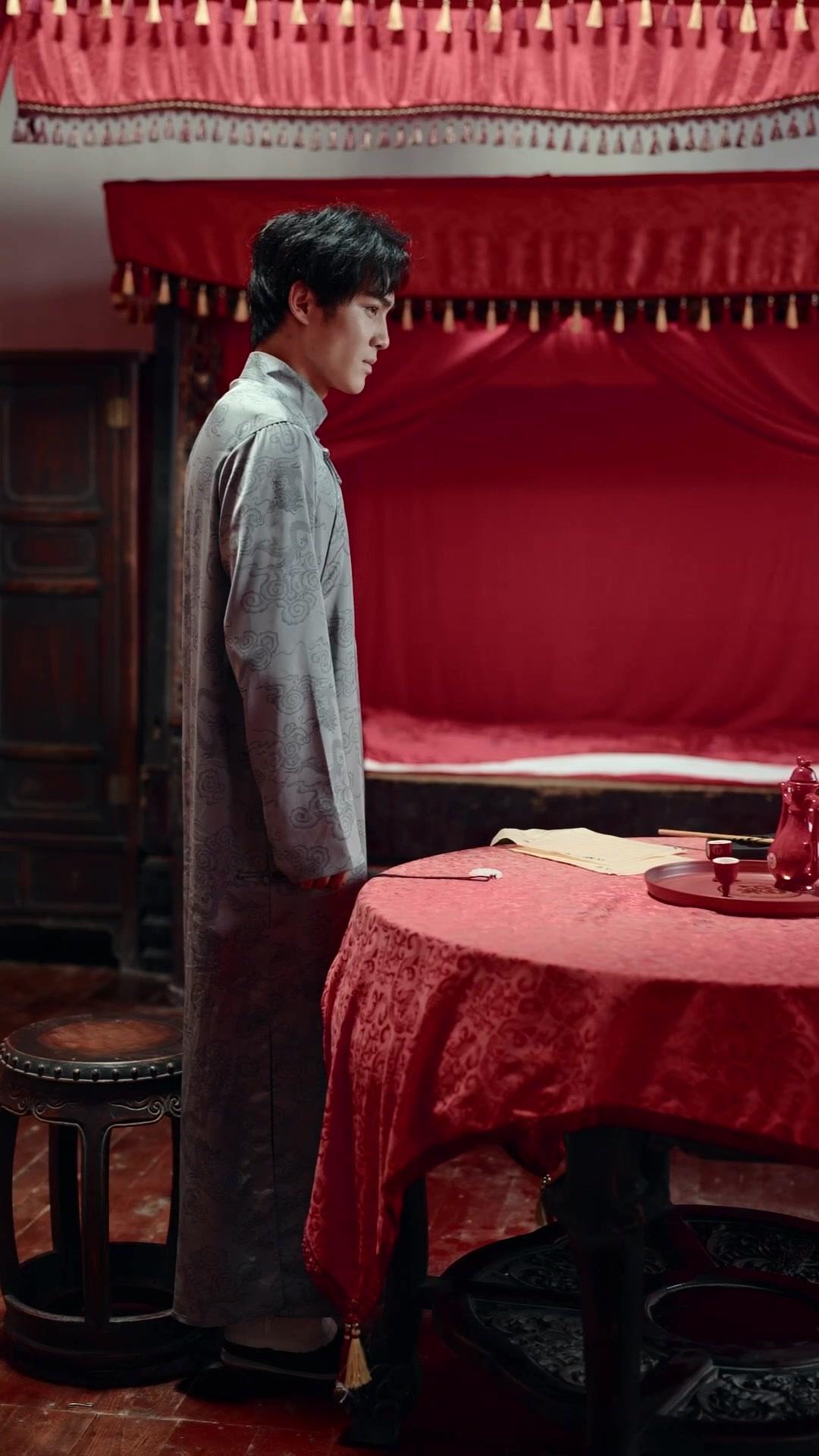 Cinta yang Tidak Tersurat