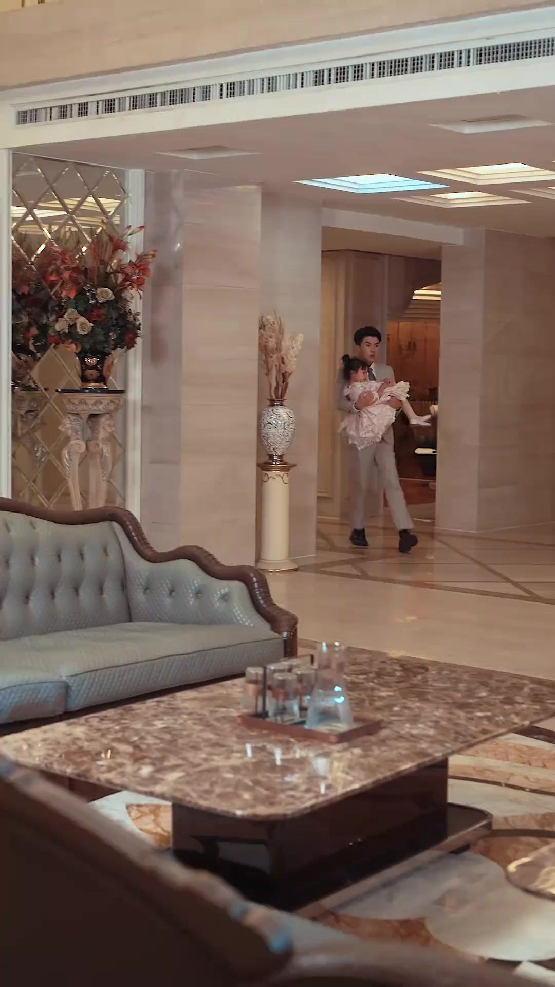 Ly Hôn Để Tỏa Sáng