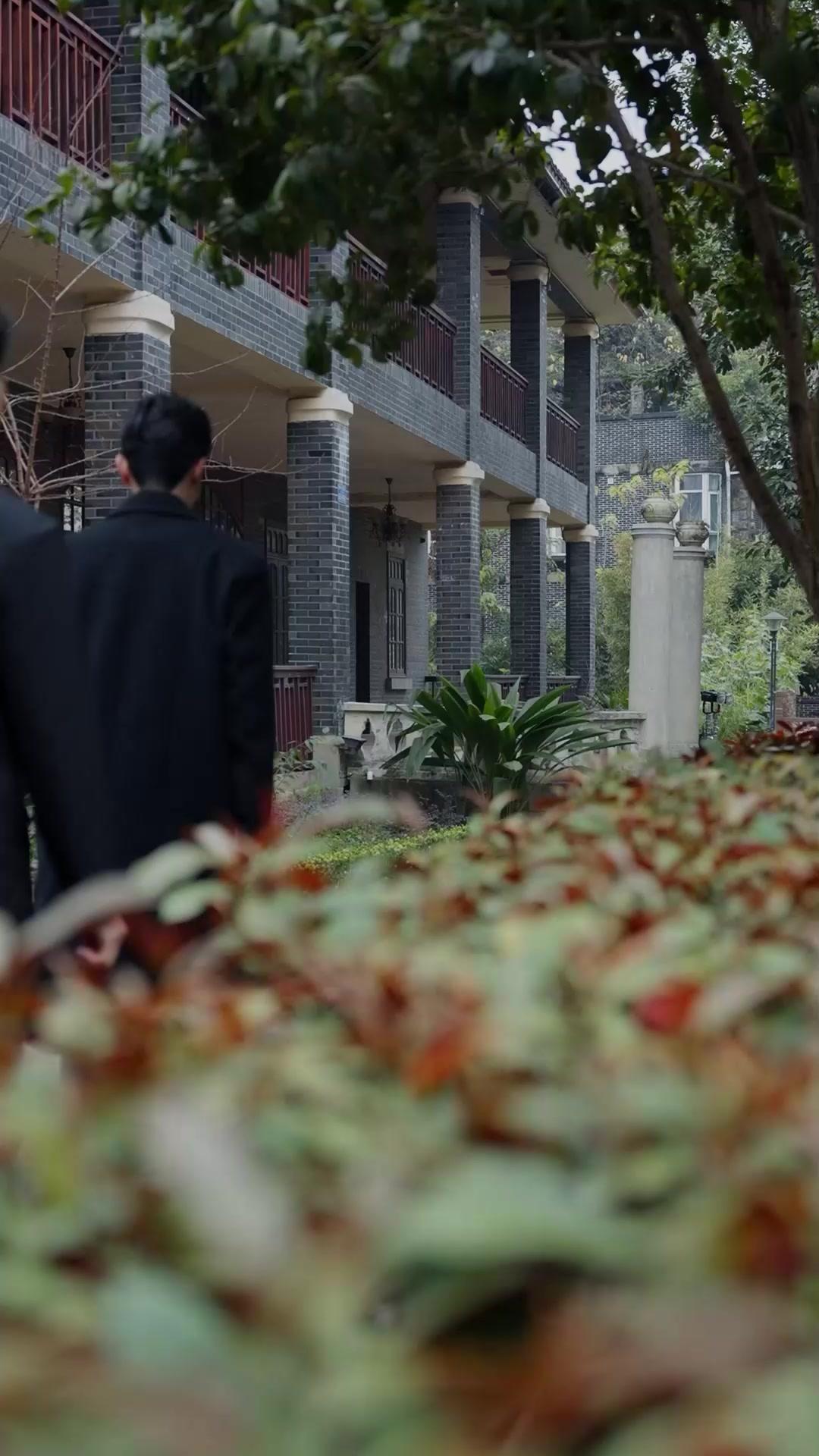 لقد تقابلنا مرة أخرى